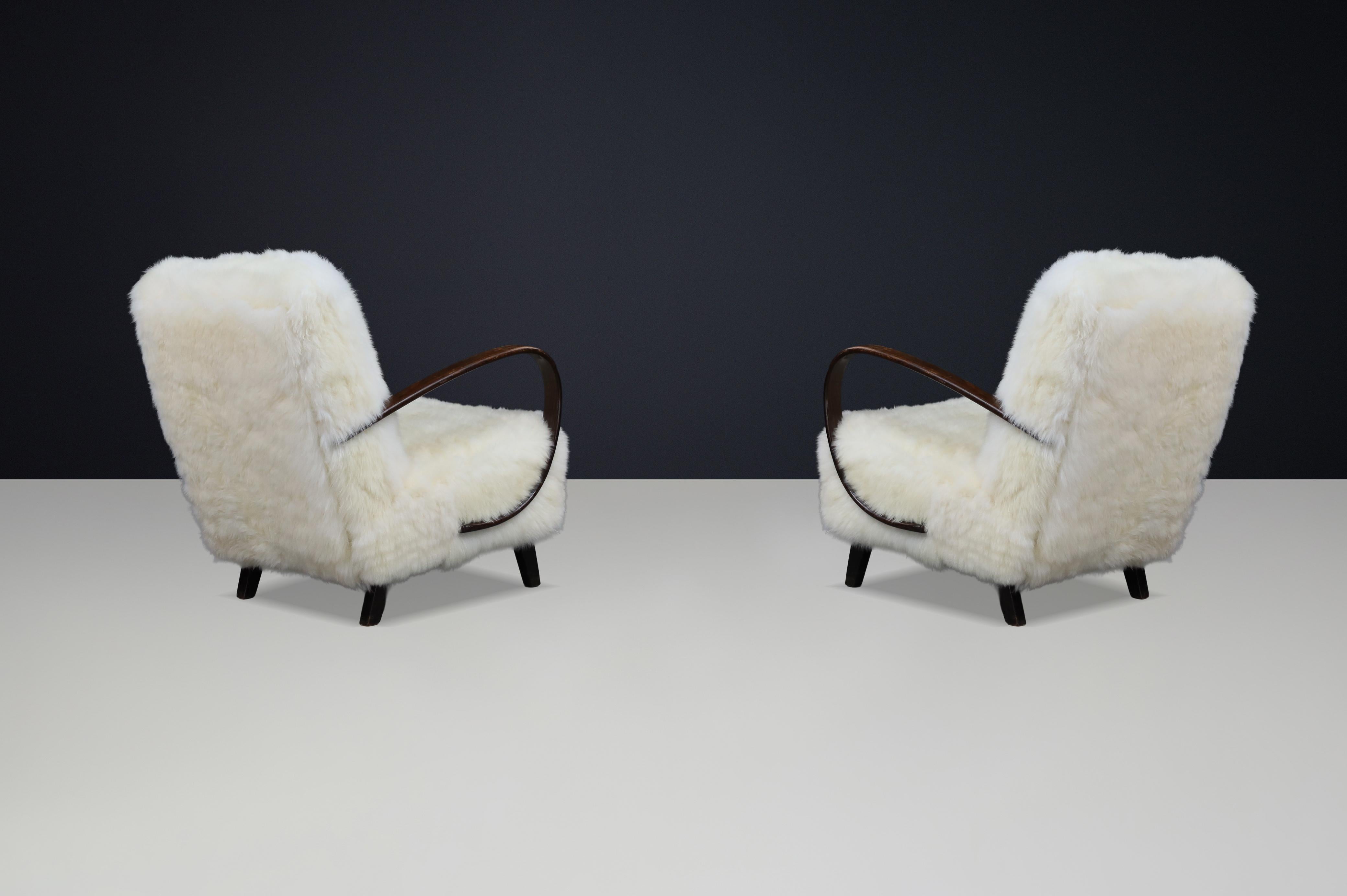 Timeless Pair of Jindřich Halabala Mid-Century Modern Sheepskin Lounge Chairs For Sale 4