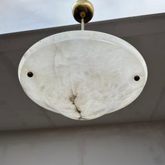 Lámpara Colgante de Alabastro Blanco y Latón, Moderna e Intemporal de Mediados de Siglo