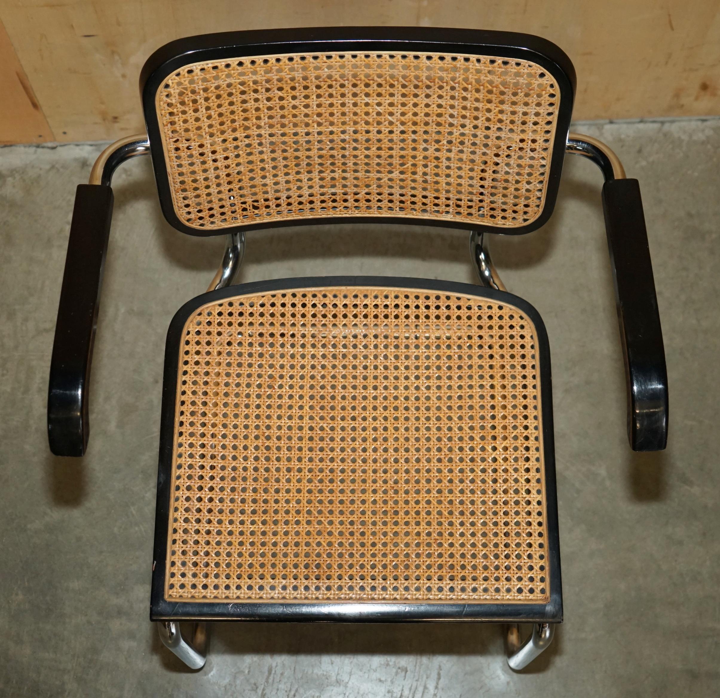 20ième siècle TIMELESS PAIR OF ViNTAGE MARCEL BREUER CESCA KNOLL B32 CHROME BERGERE ARMCHAIRS en vente