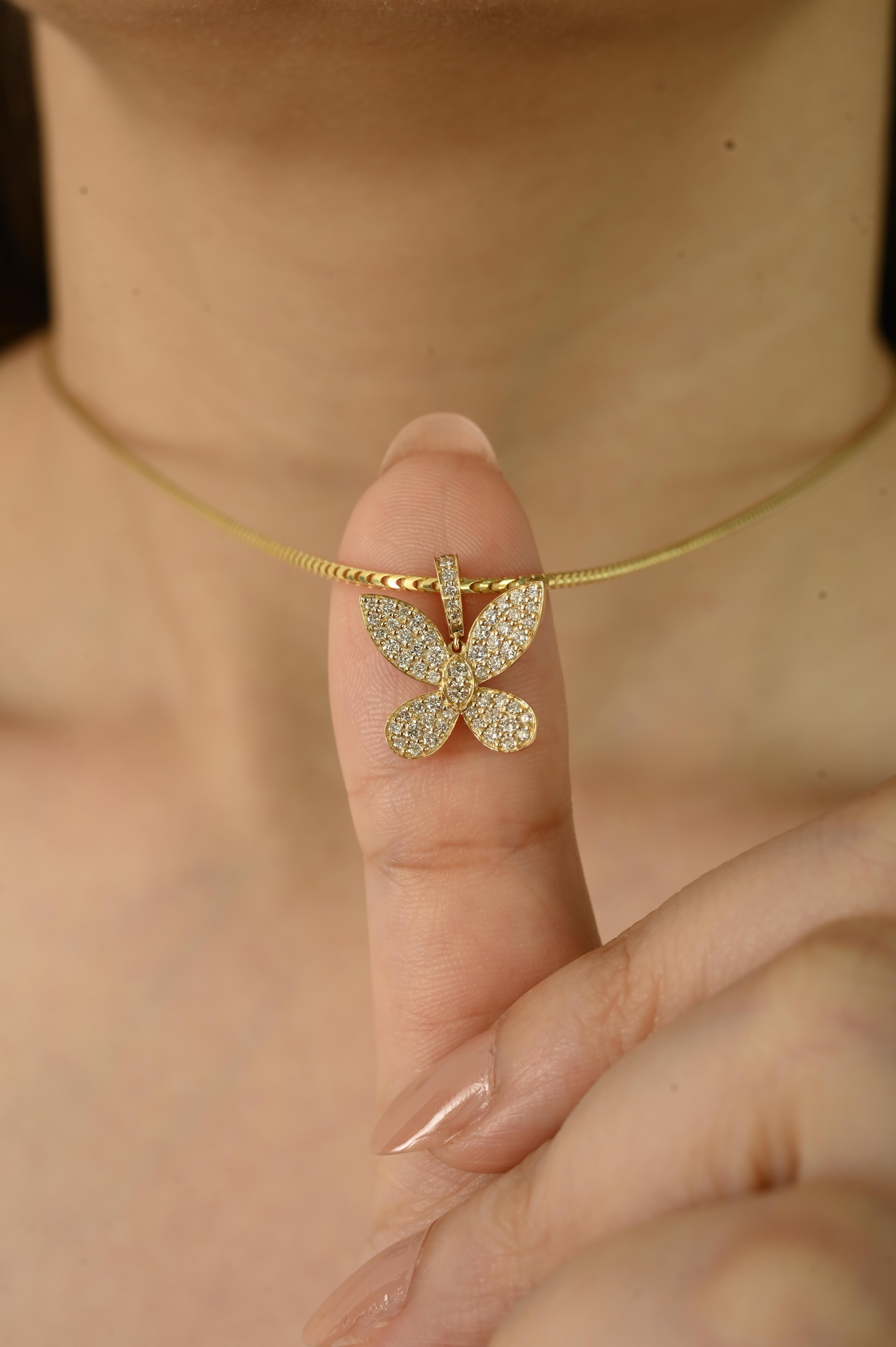 De las mujeres Colgante Mariposa Resplandor Intemporal con Diamantes Engastados en Oro Amarillo de 14k en venta