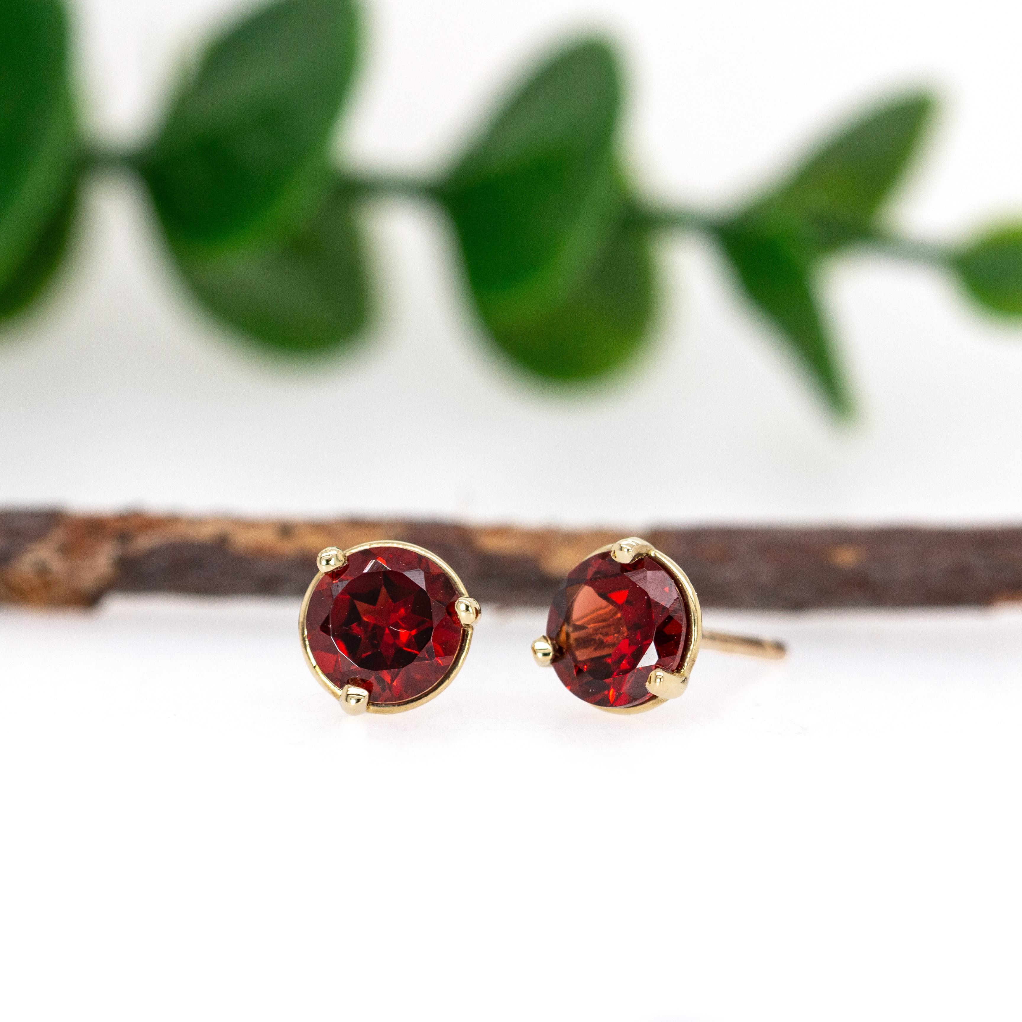 Round Cut Timeless Round 6mm Red Garnet Martini Studs in Solid 14K Gold For Sale