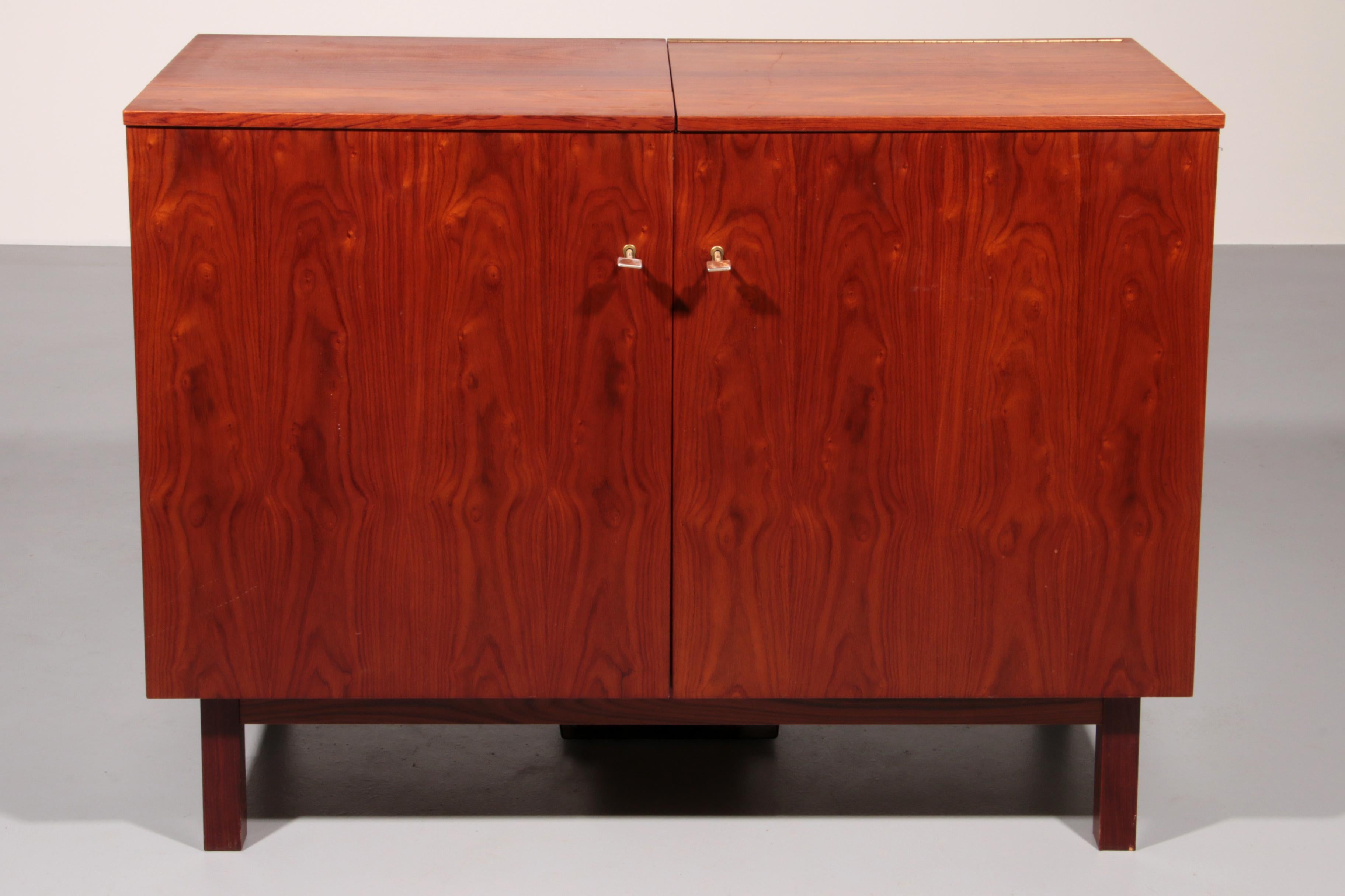 Mid-Century moderno Mini-bar scandinavo senza tempo con charme da metà secolo 1960 in vendita