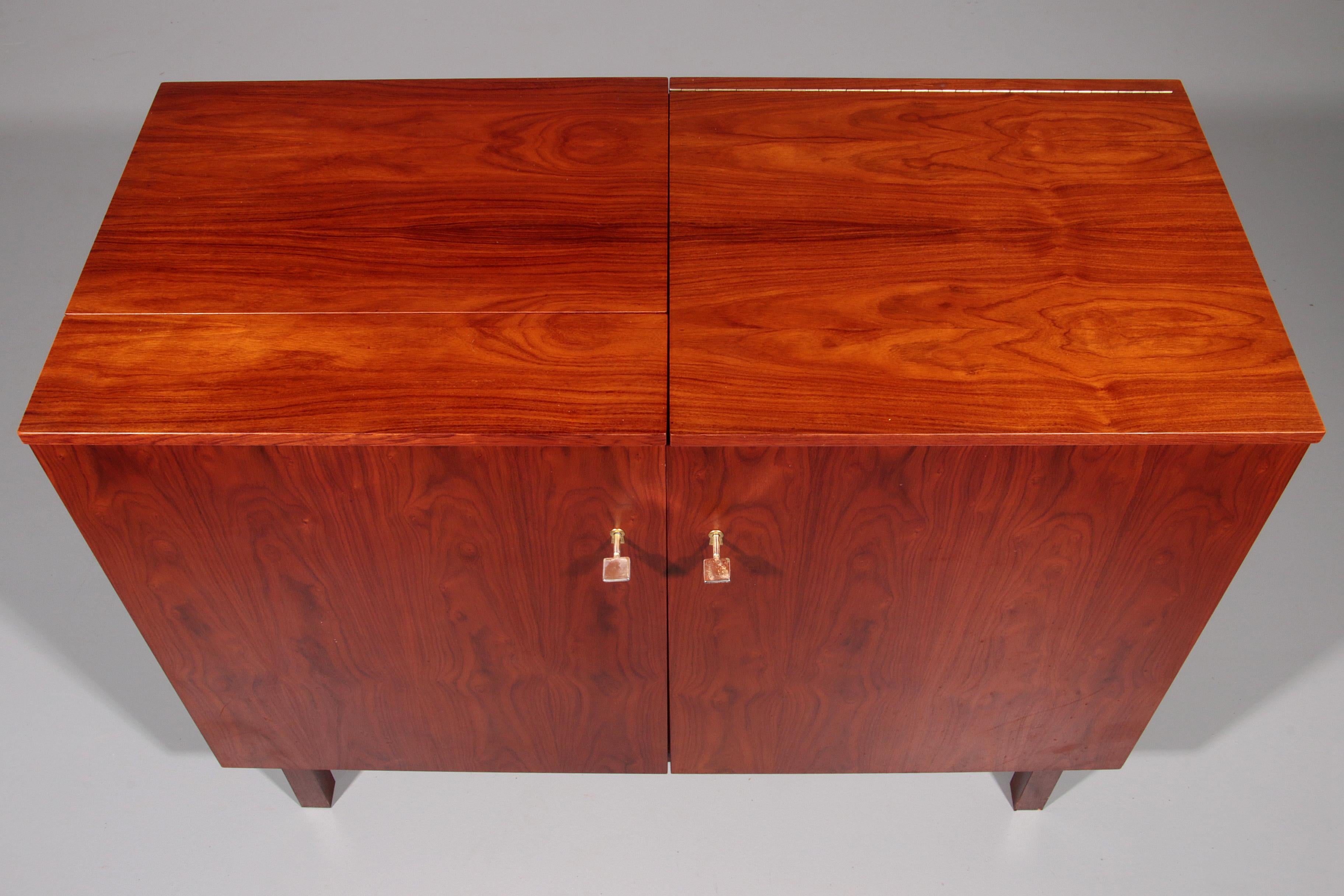 Metà XX secolo Mini-bar scandinavo senza tempo con charme da metà secolo 1960 in vendita