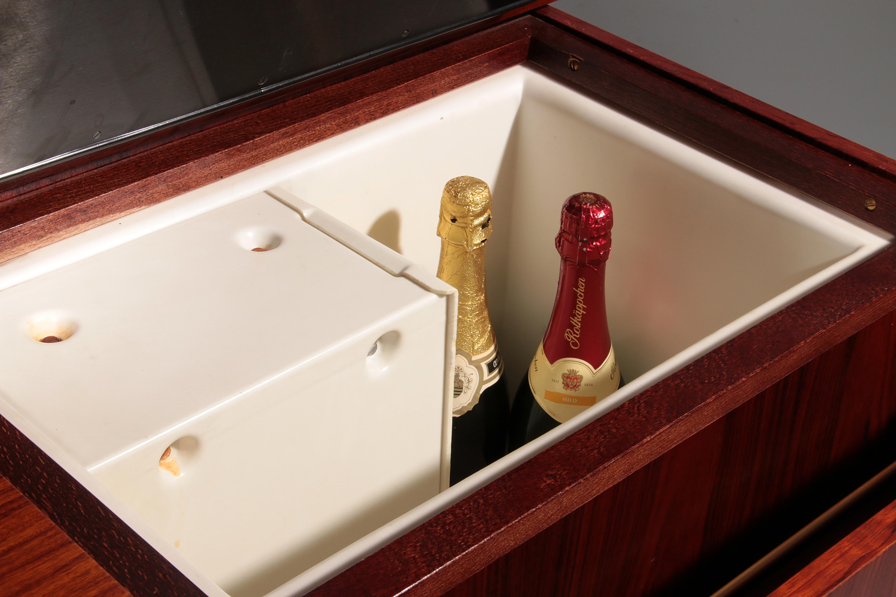 Mini-bar scandinavo senza tempo con charme da metà secolo 1960 in vendita 2