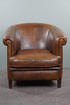 Timeless sheep leather club chair