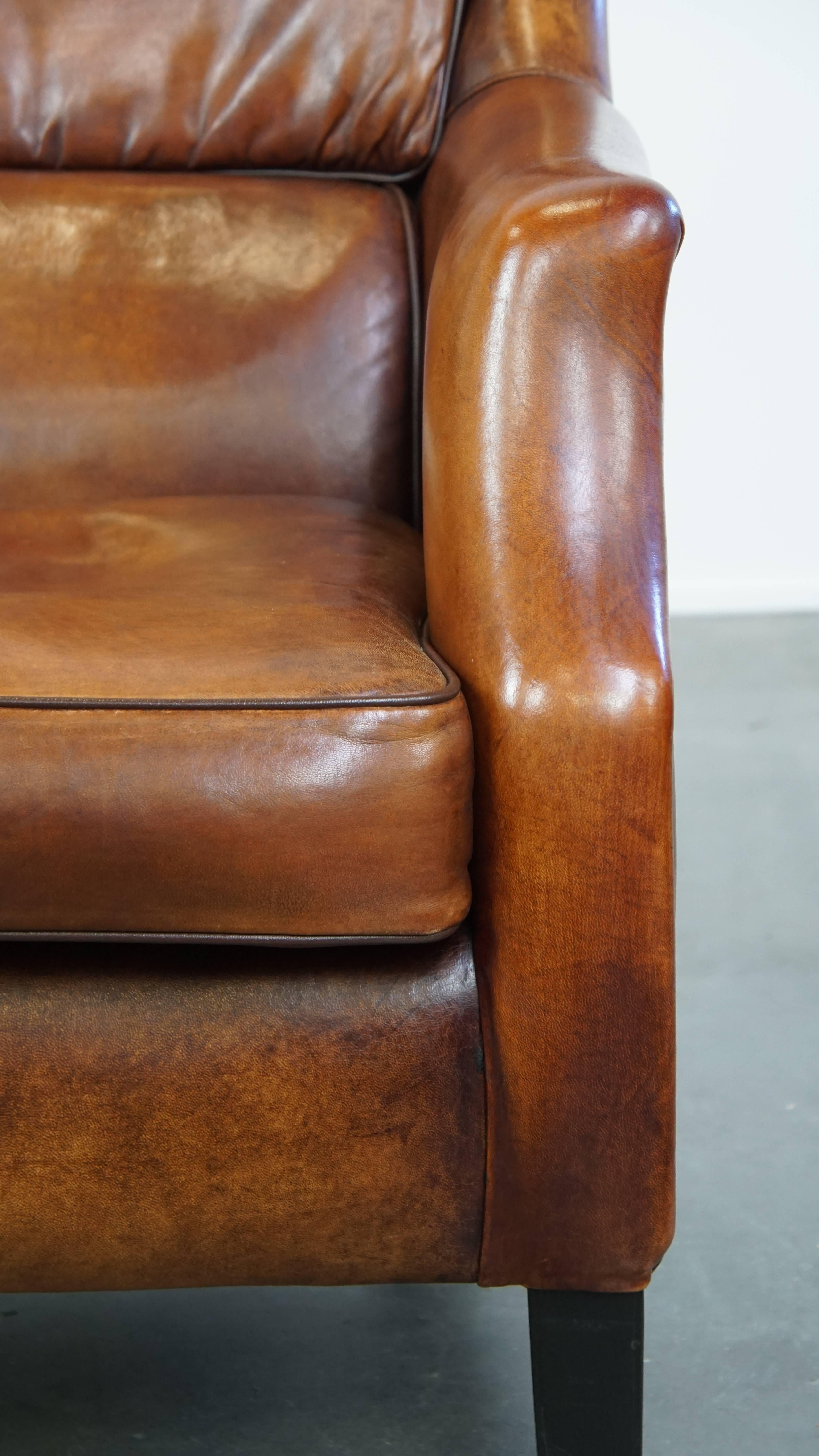 Timeless Sheepskin Leather Armchair in Excellent Condition For Sale 4