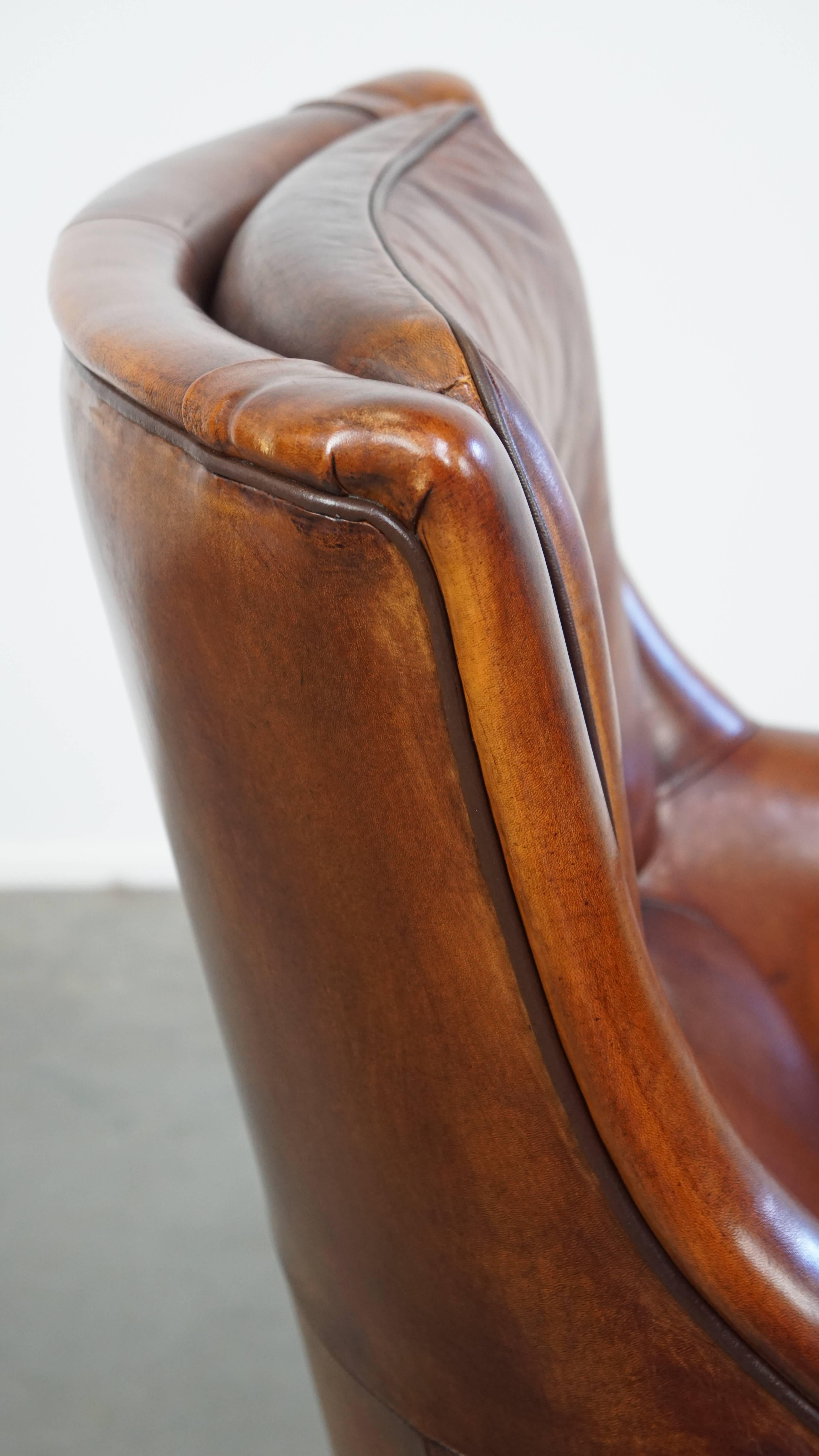 Timeless Sheepskin Leather Armchair in Excellent Condition For Sale 6