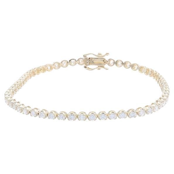 Timeless Tennis Bracelet in 14K Yellow Gold and Diamonds (2.3ct) For Sale