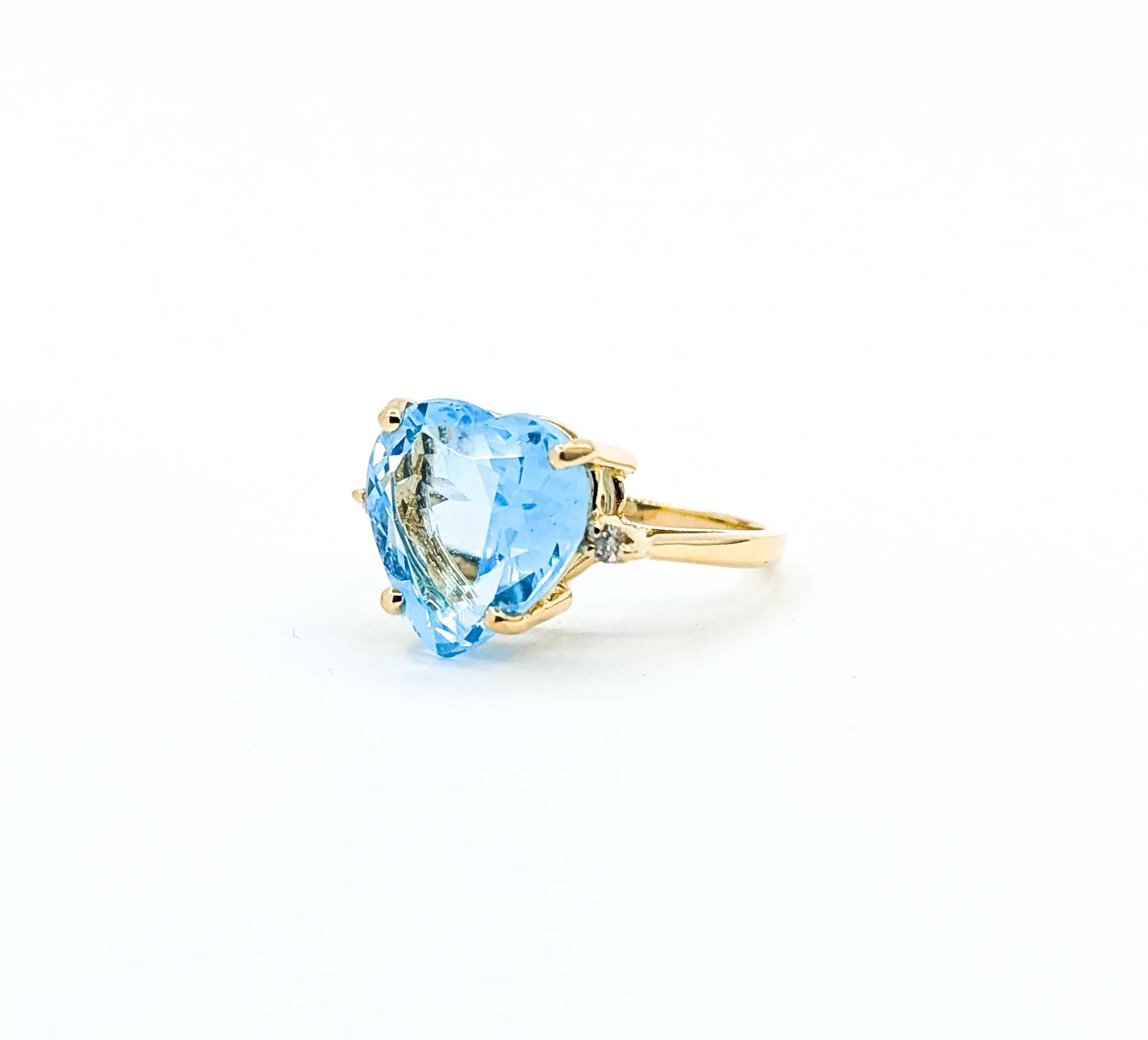 Modernist Timeless Topaz and Diamond 14k Yellow Gold Ring For Sale