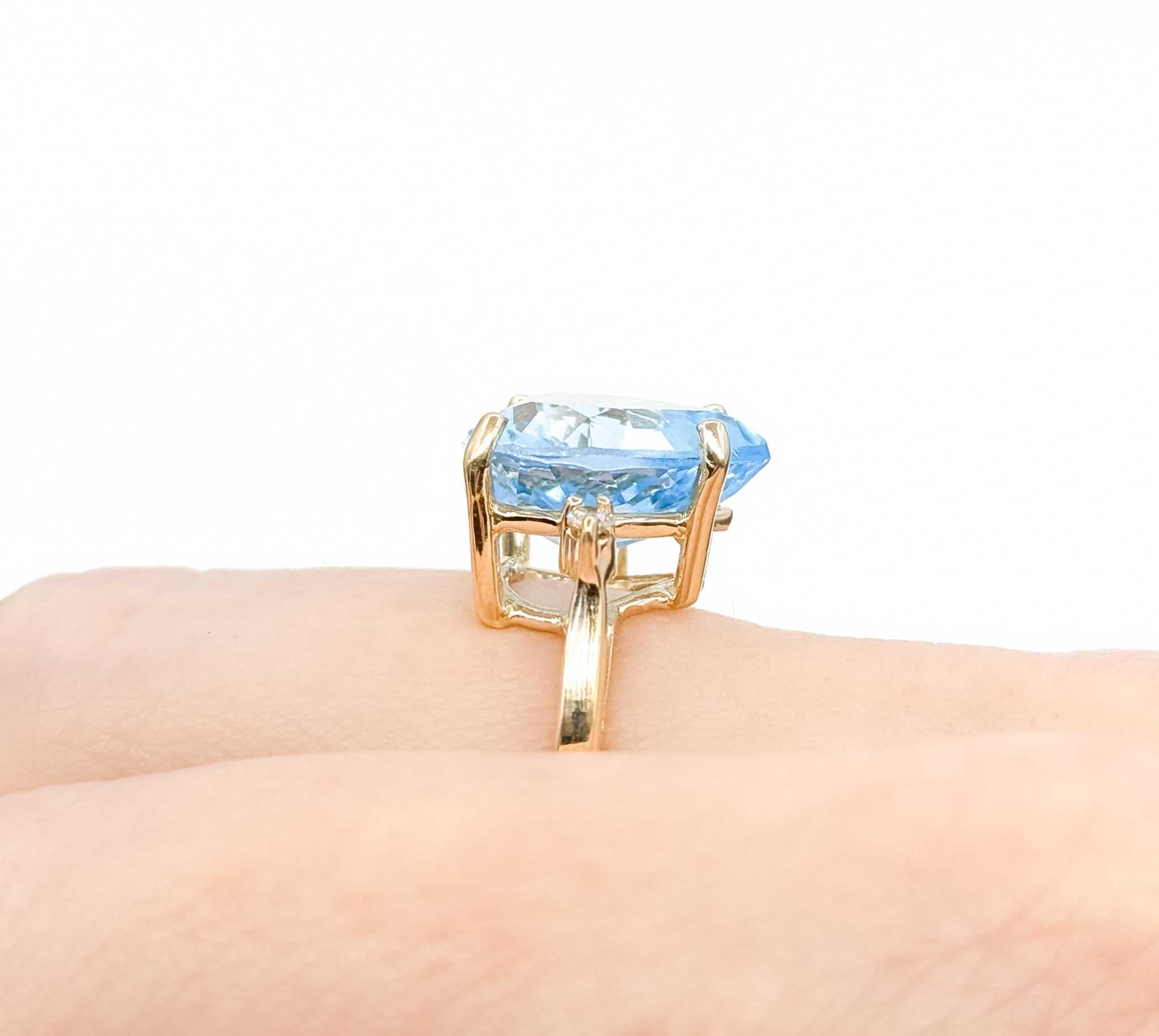 Heart Cut Timeless Topaz and Diamond 14k Yellow Gold Ring For Sale