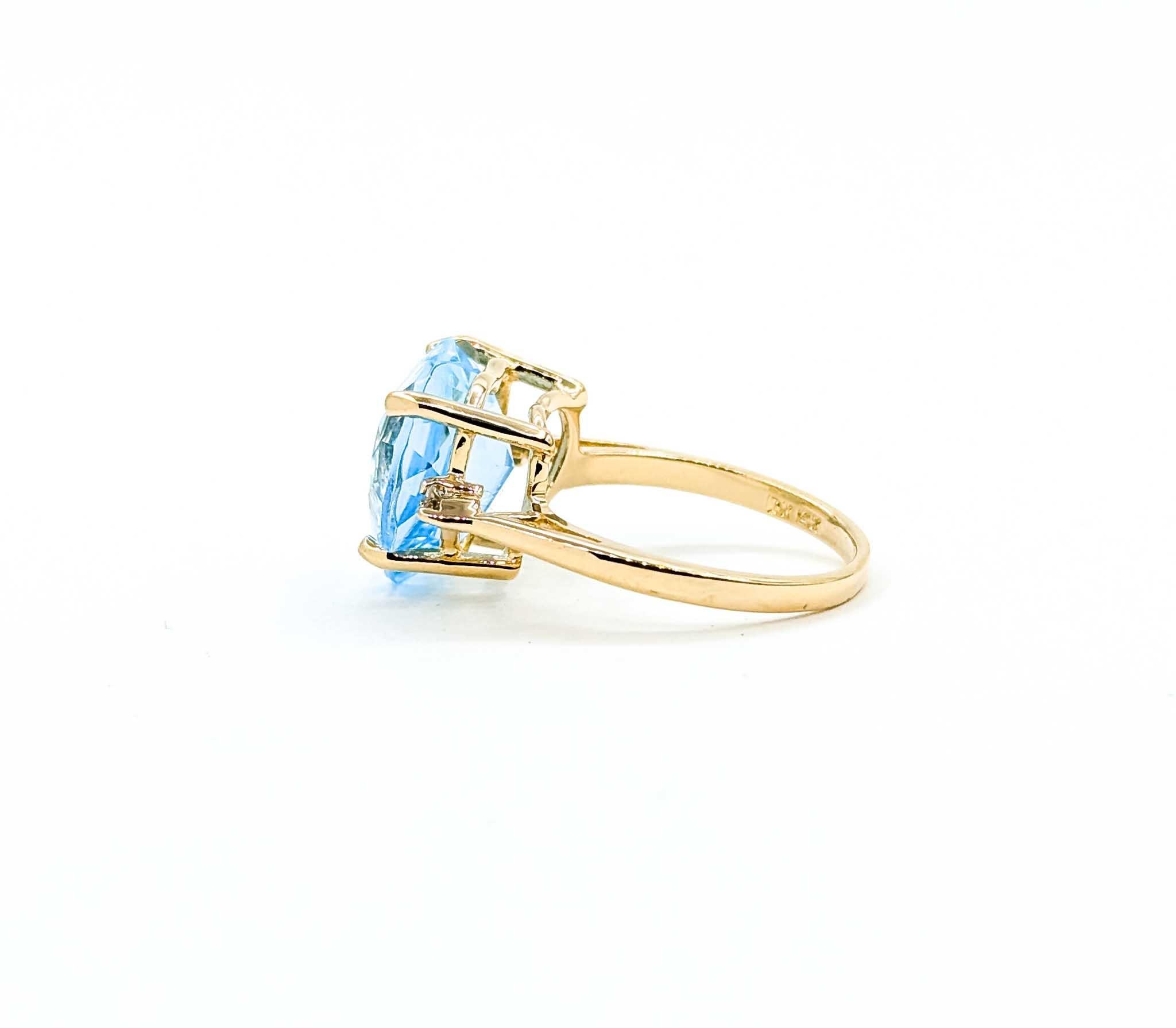 Timeless Topaz and Diamond 14k Yellow Gold Ring For Sale 1