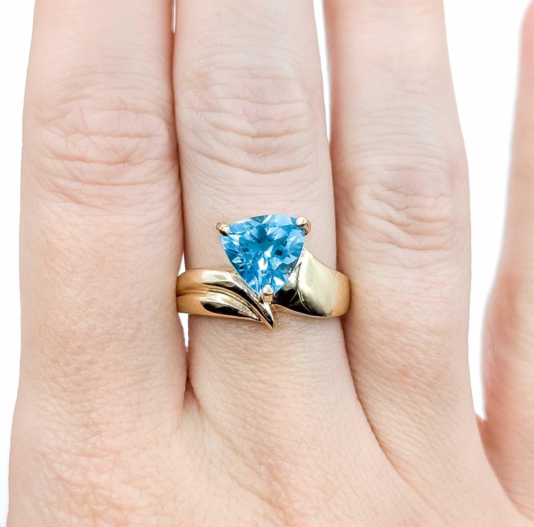 Women's Timeless Topaz Elegance Ring in 10k Bypass Gold For Sale