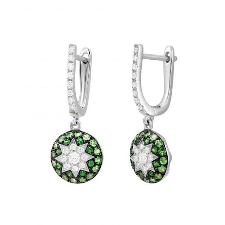 Timeless Tsavorite White Diamond White Gold Lever-Back Dangle Earrings In New Condition For Sale In Genève, GE