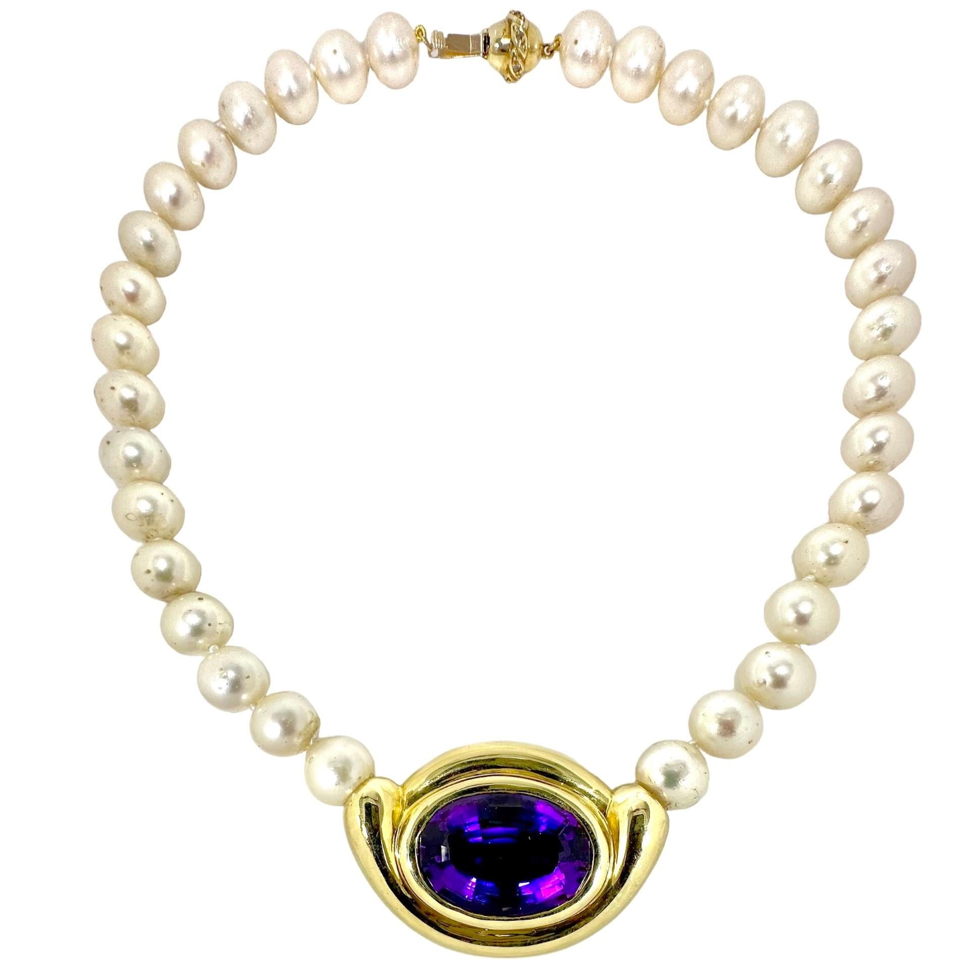 Timeless Vintage 18k Gold Modernist Necklace with Amethyst and Akoya Pearls For Sale