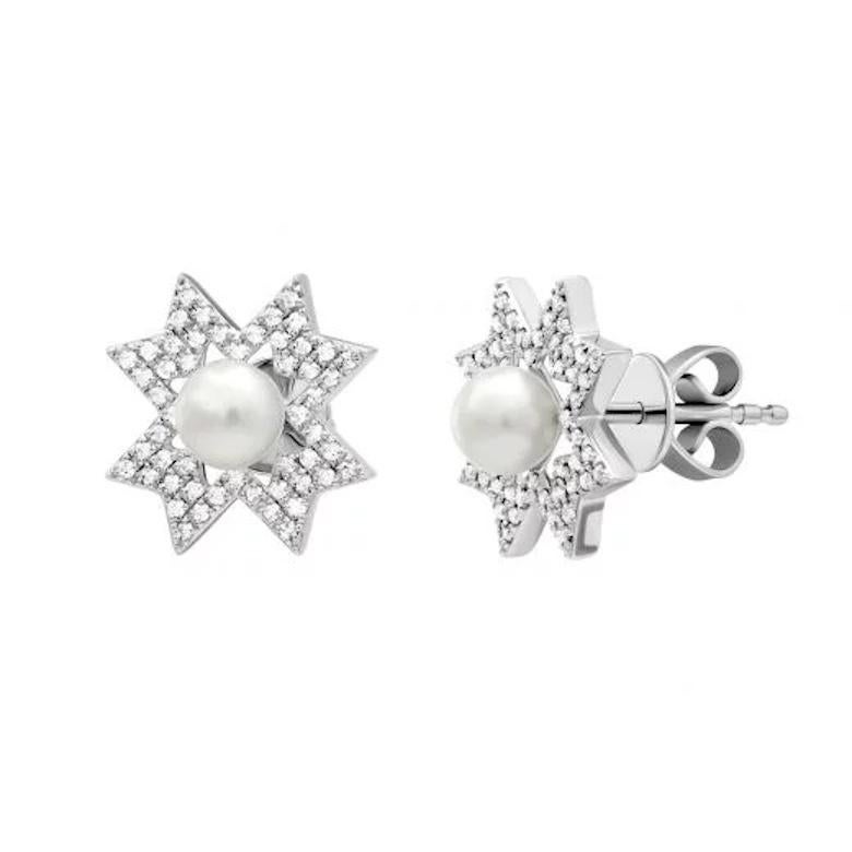 Timeless White Diamond Mother of Pearls White Gold Stud Earrings for Her In New Condition For Sale In Genève, GE