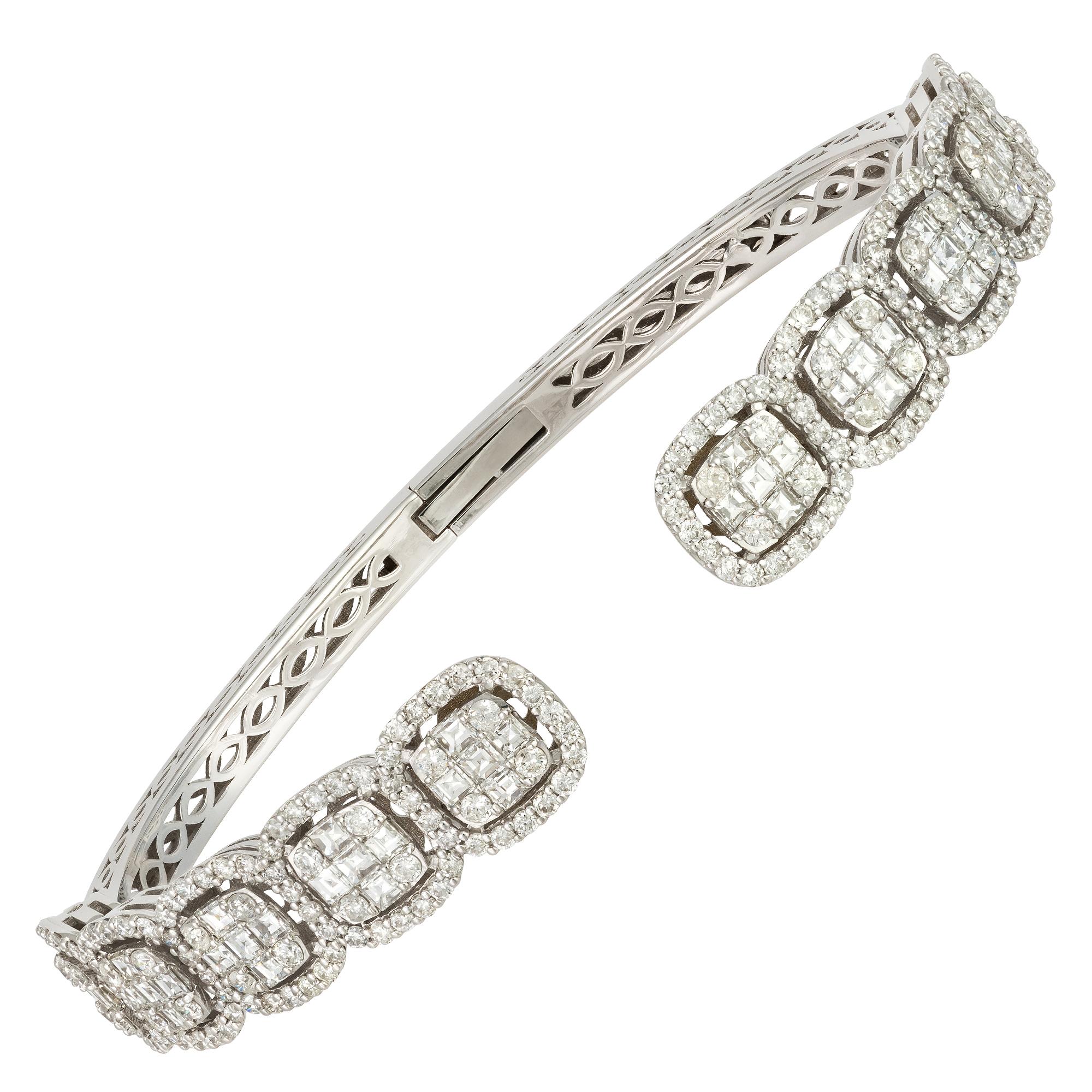 BRACELET 18K White Gold Diamond 1.83 Cts/208 Pcs Tapered Baguette  1.70 Cts/50 Pcs
