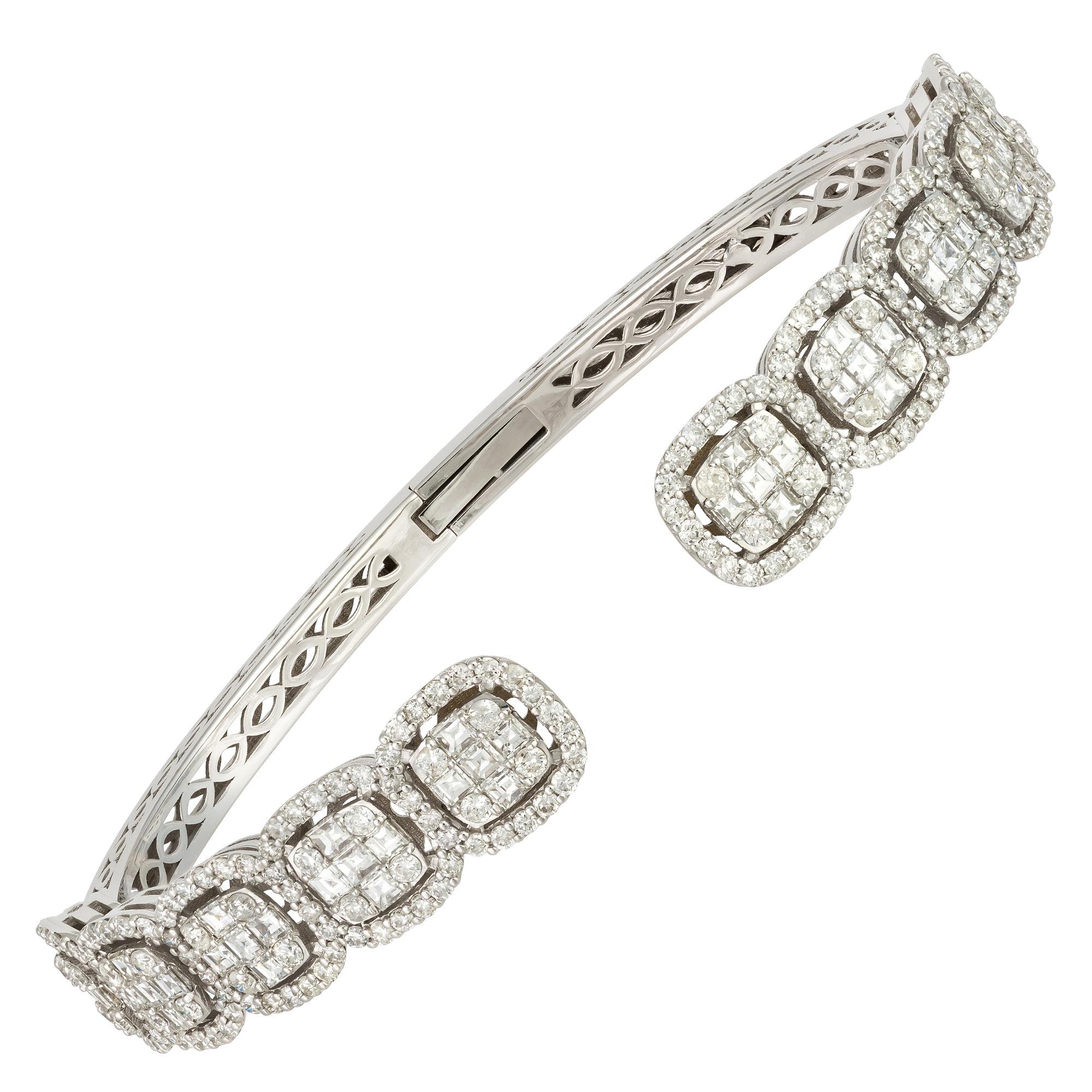 BRACELET Or blanc 18K Diamant 1.83 Cts/208 Pcs Tapered Baguette  1.70 Cts/50 Pcs
