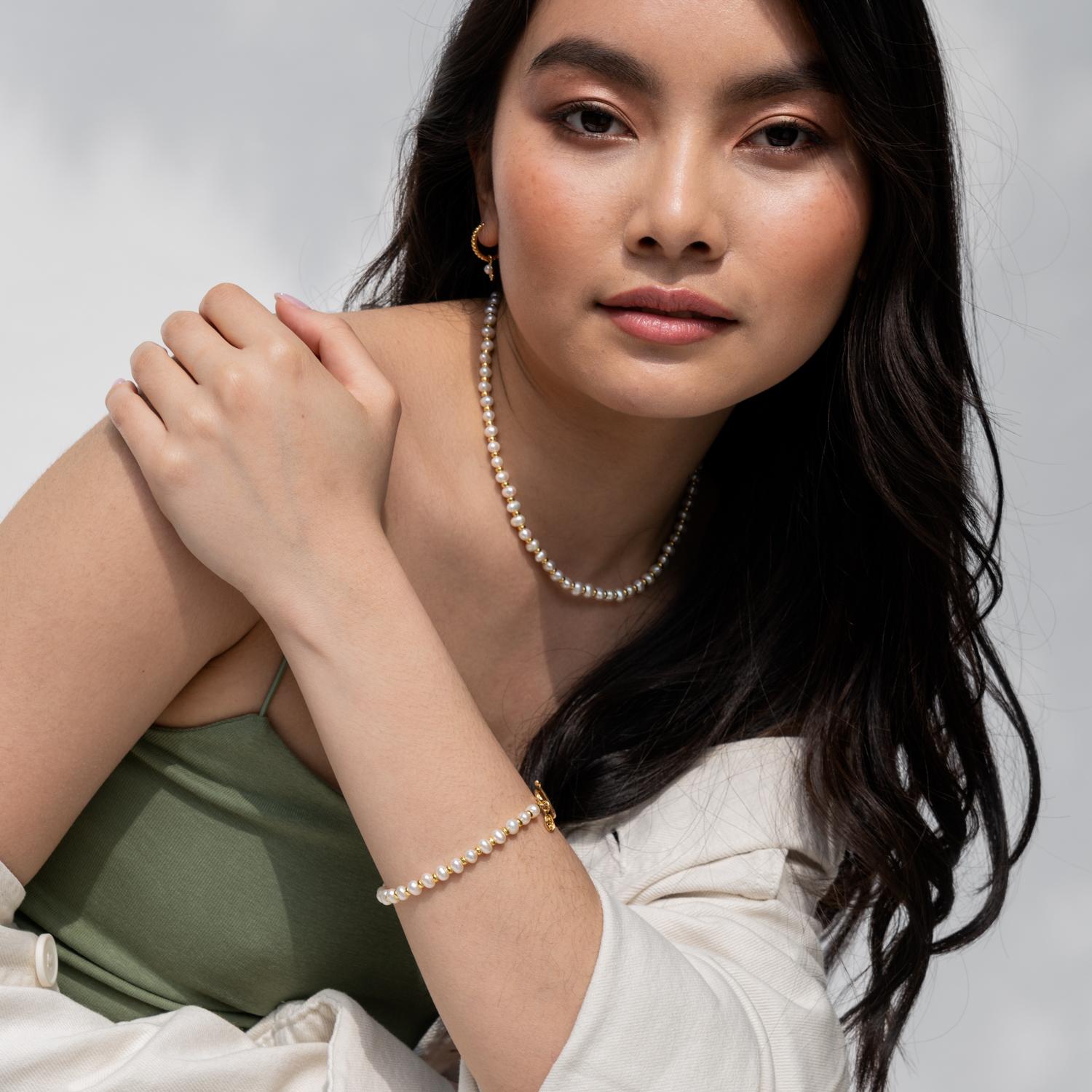 Thread by hand in our London studio, this pearl bracelet will slip seamlessly into your collection of style staples. The modern mix of lustrous white freshwater pearls and radiant gold vermeil beads makes it perfect for layering up with other