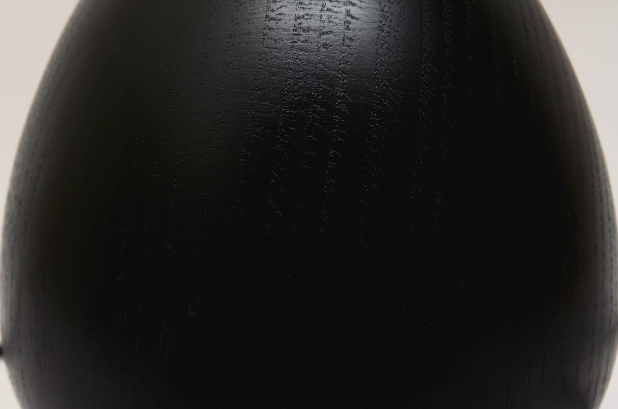 Lámpara intemporal de madera de lágrima negra de Konrad Olejnik Belga en venta