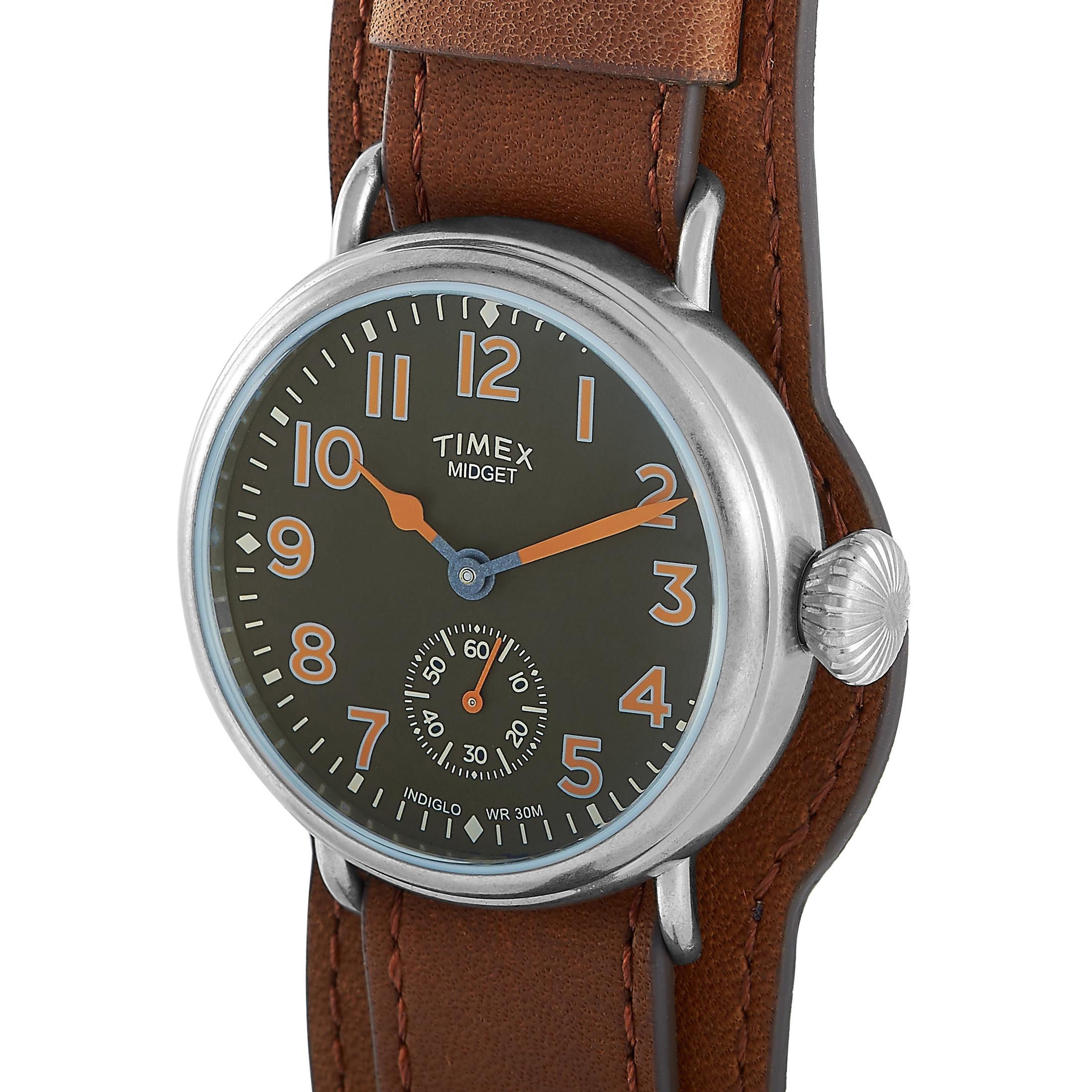 The Timex Midget Japan Edition watch, reference number TW2R45100, is presented in a limited series of 2,500 pieces as an homage to the iconic Ingersoll Midget military watch.

This model boasts a 38 mm stainless steel case that is mounted onto a