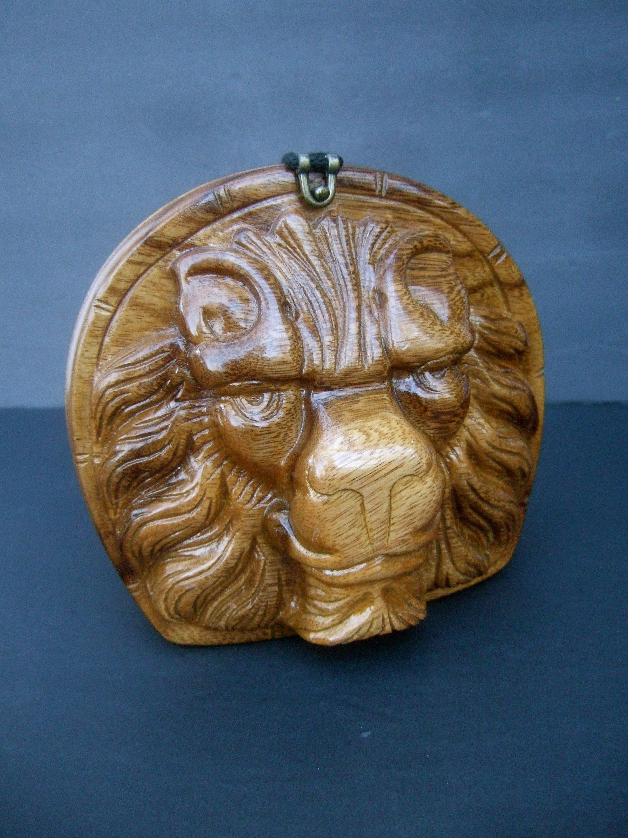 Geschnitzte Holzhandwerkliche Löwen-Umhängetasche von Timmy Woods Beverly Hills, ca. 1990er Jahre im Angebot 9