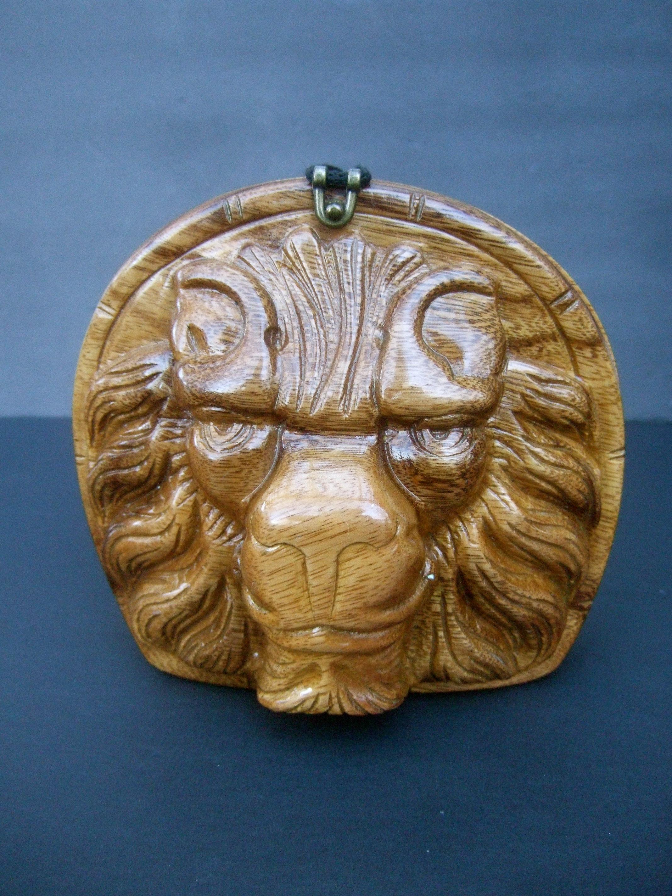 Timmy Woods - Sac à bandoulière en bois sculpté avec lion artisanal, Beverly Hills, années 1990 Bon état - En vente à University City, MO