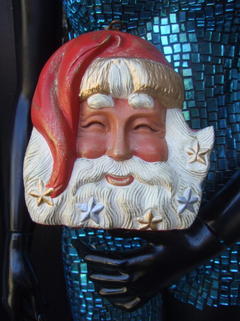 Timmy Woods Beverly Hills Wood Hand Carved Santa Claus Shoulder