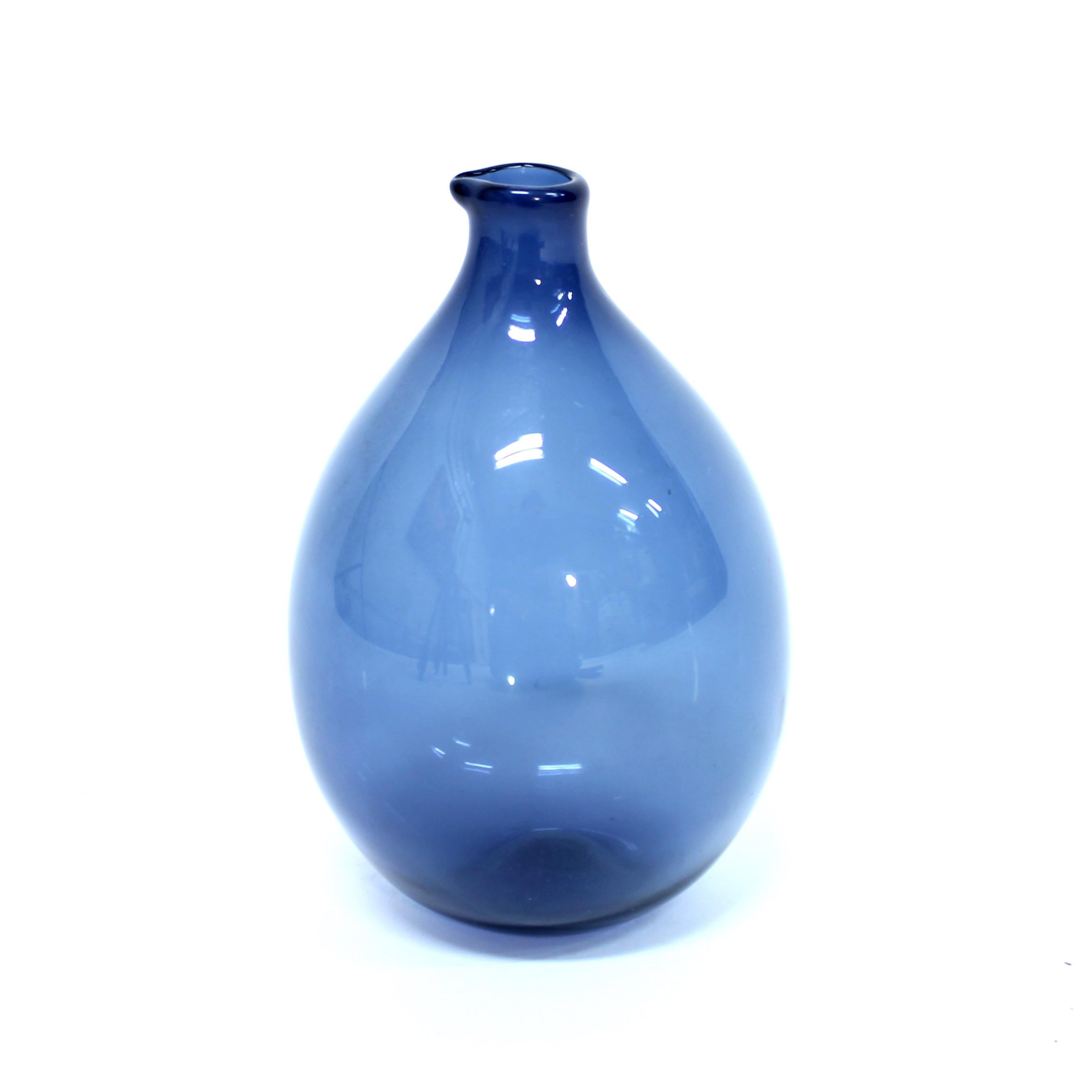 Scandinavian Modern Timo Sarpaneva, blue Bird Bottle, Ittala, 1950s For Sale