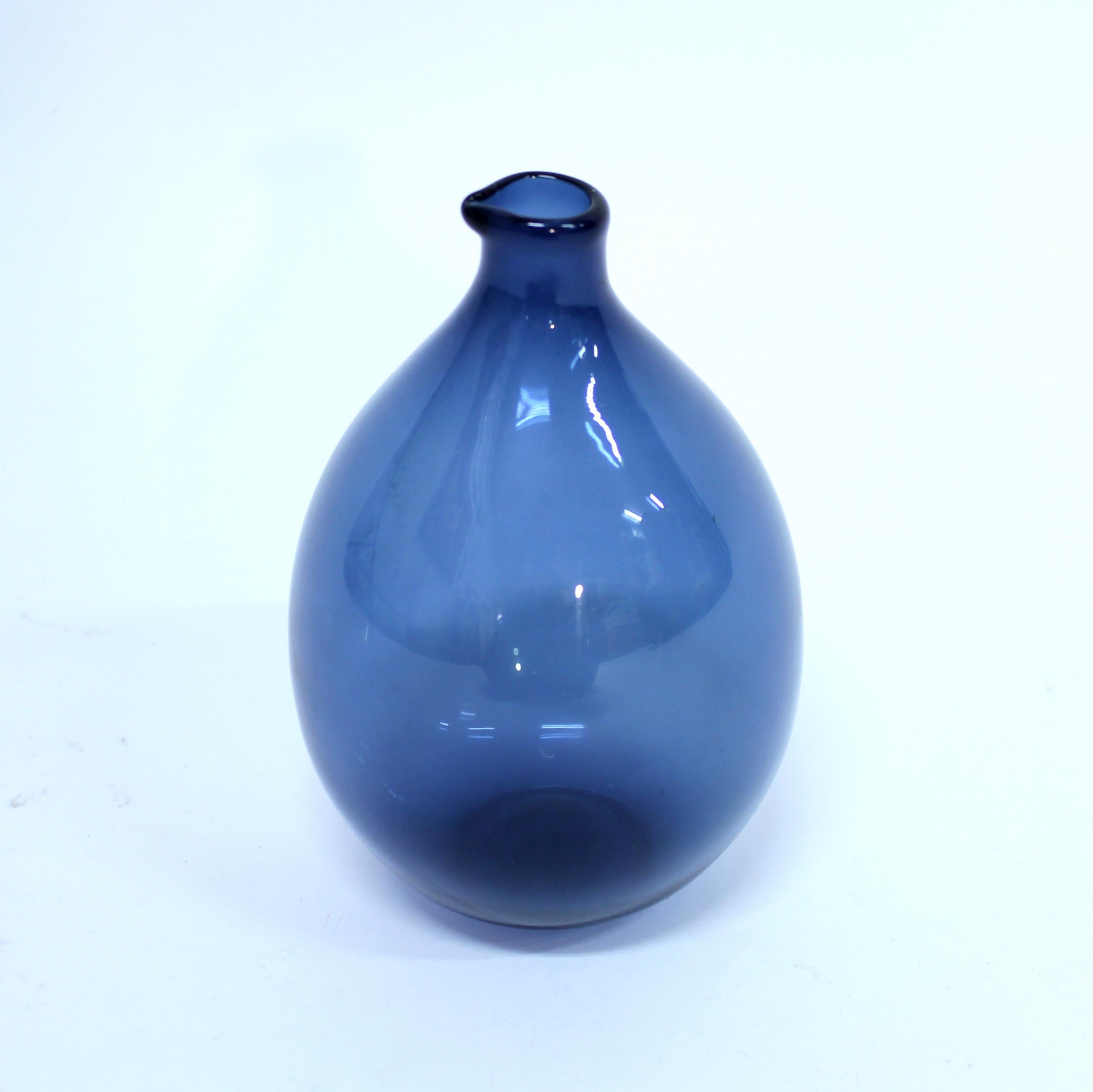 Finnish Timo Sarpaneva, blue Bird Bottle, Ittala, 1950s For Sale