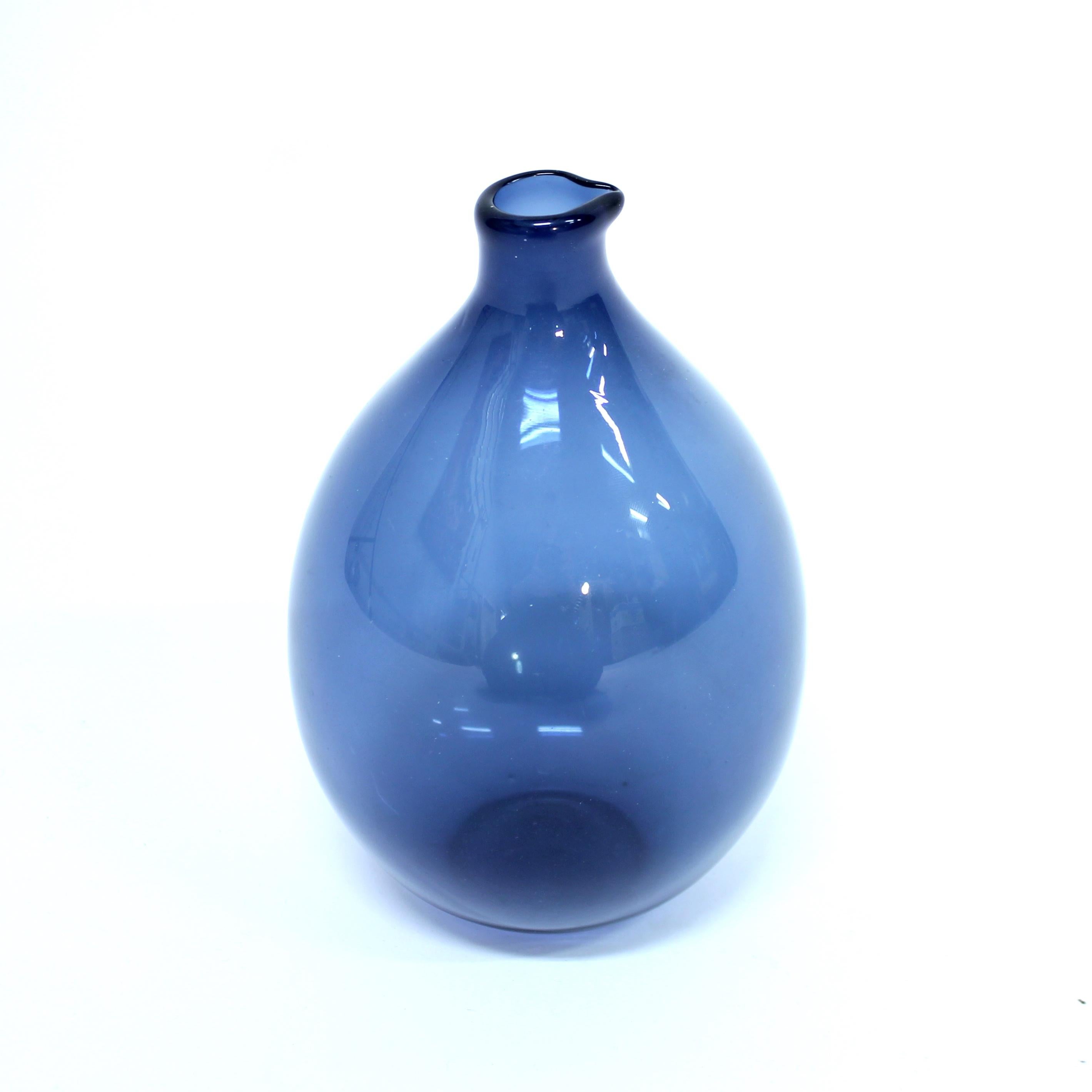 Timo Sarpaneva, blue Bird Bottle, Ittala, 1950s For Sale 1