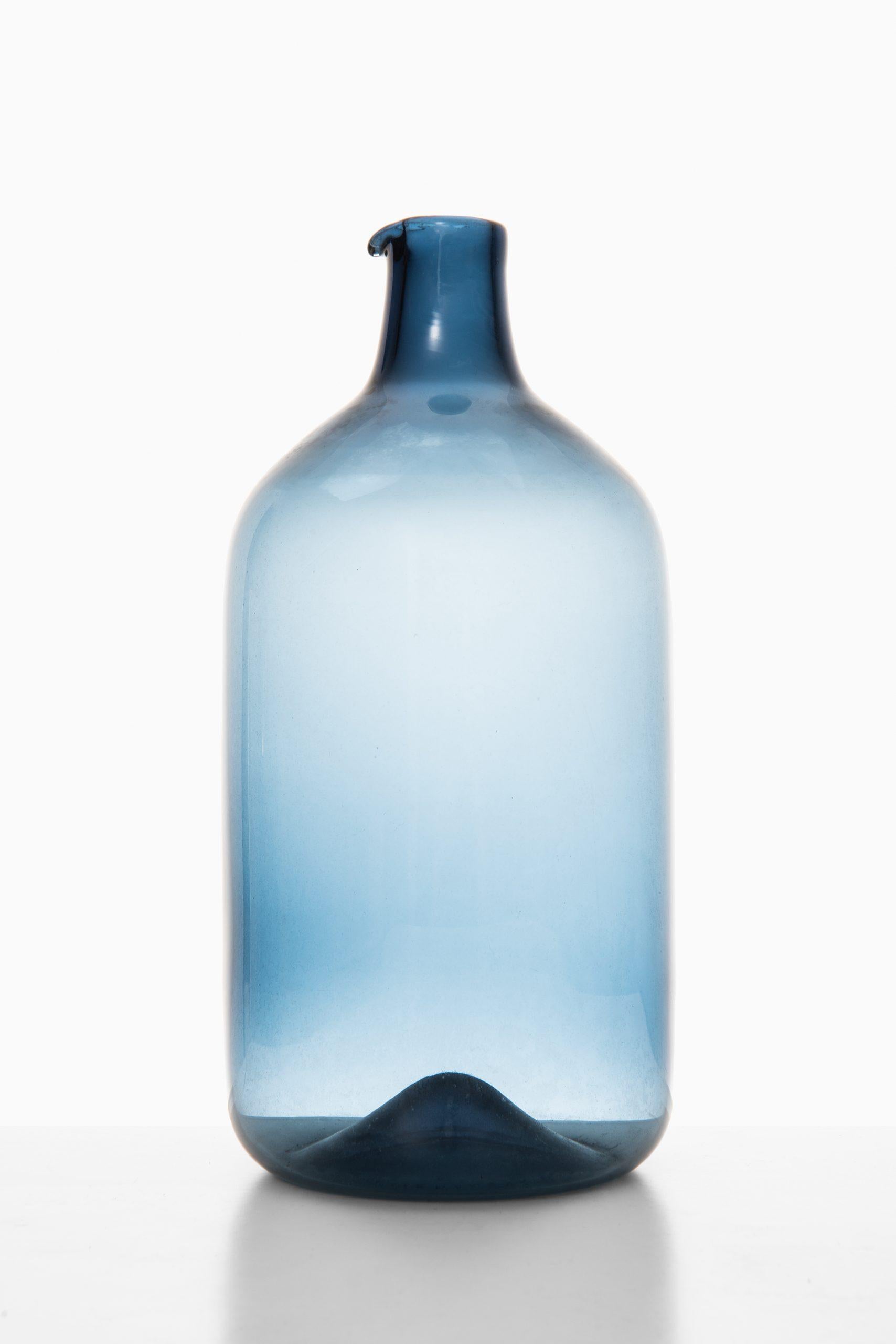Finnish Timo Sarpaneva Bottle / Vase Model Pullo / Bird Vase by Iittala in Finland For Sale