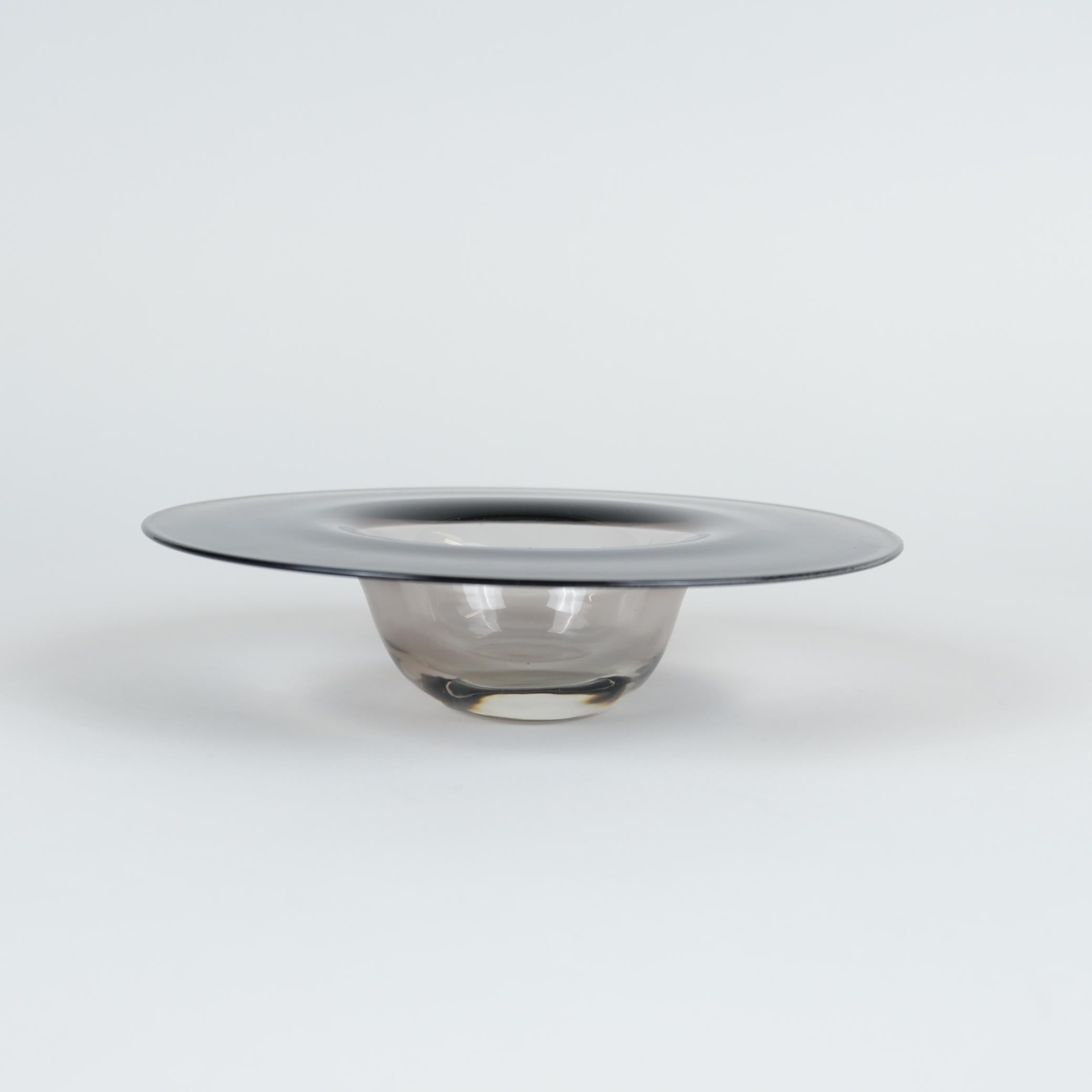Scandinavo moderno Timo Sarpaneva 'Cappello da cardinale' per Iittala in lilla, 1957 in vendita