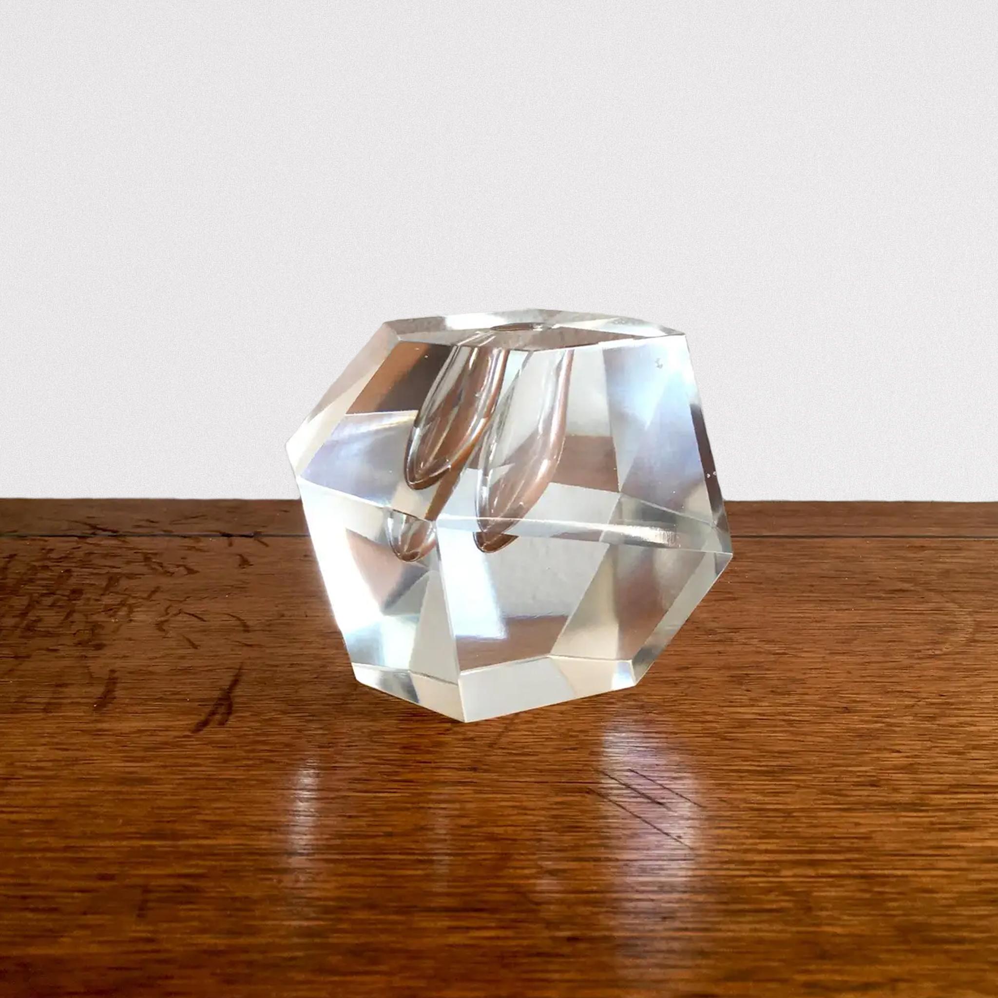 Timo Sarpaneva pour Iittala Finlande Vase à bourgeons en cristal à facettes, années 1960 Bon état - En vente à New York, NY