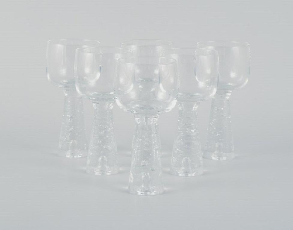 Timo Sarpaneva for Iittala Nuutajärvi.
Vintage Archipelago liqueur Glasses. Set of six.
Finnish design 1960s/70s.
In excellent condition.
Measuring: H 12.5 cm. x D 5.5 cm.