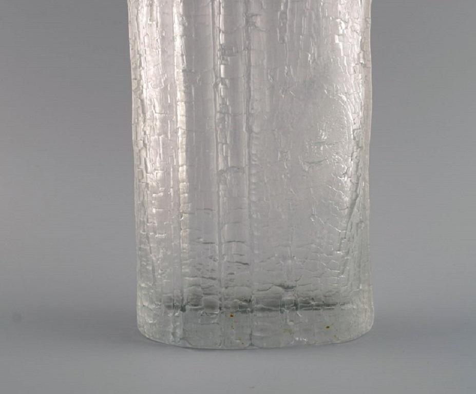Mid-20th Century Timo Sarpaneva for Iittala. Vase in clear mouth blown art glass. Finnish design For Sale