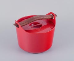 Timo Sarpaneva for Rosenlew, Finland. Cast iron pot in red enamel.