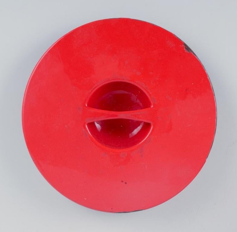 Scandinavian Modern Timo Sarpaneva for Rosenlew, Finland. Cast iron pot in red enamel. For Sale