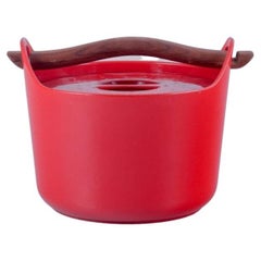 Timo Sarpaneva for Rosenlew, Finland. Cast iron pot in red enamel.