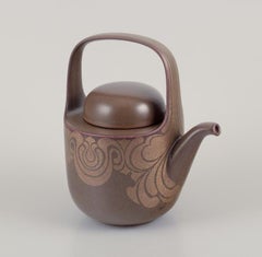 Timo Sarpaneva for Rosenthal. "Kaari" porcelain teapot. 1980s