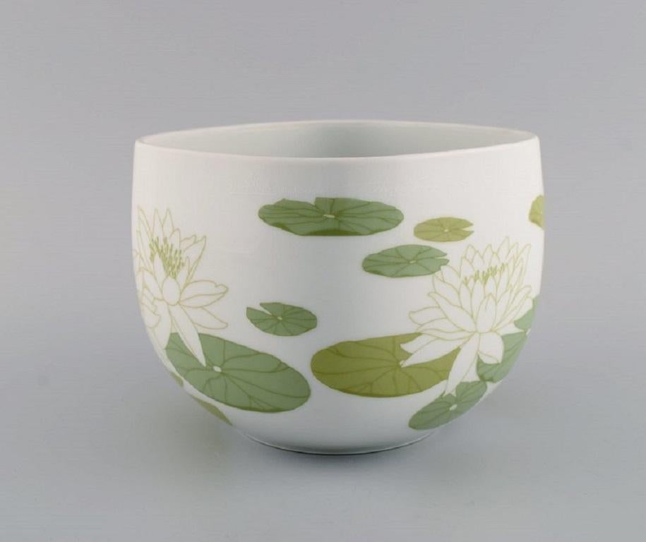Timo Sarpaneva for Rosenthal, Rare Suomi Bowl in Porcelain In Excellent Condition For Sale In Copenhagen, DK