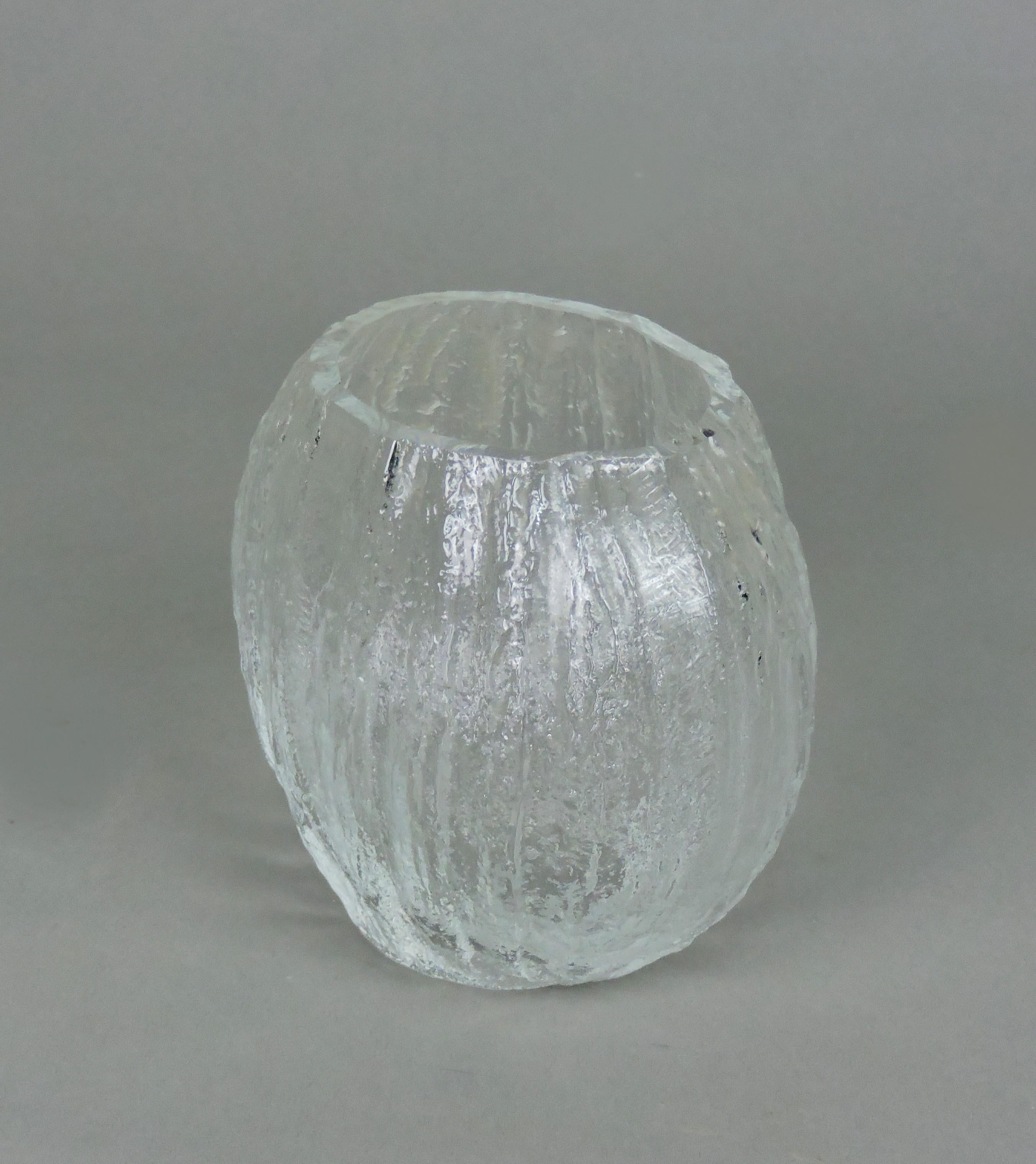 Timo Sarpaneva Scandinavian Modern Minora Clear Glass Vase for Iitala Finland In Good Condition For Sale In Chesterfield, NJ