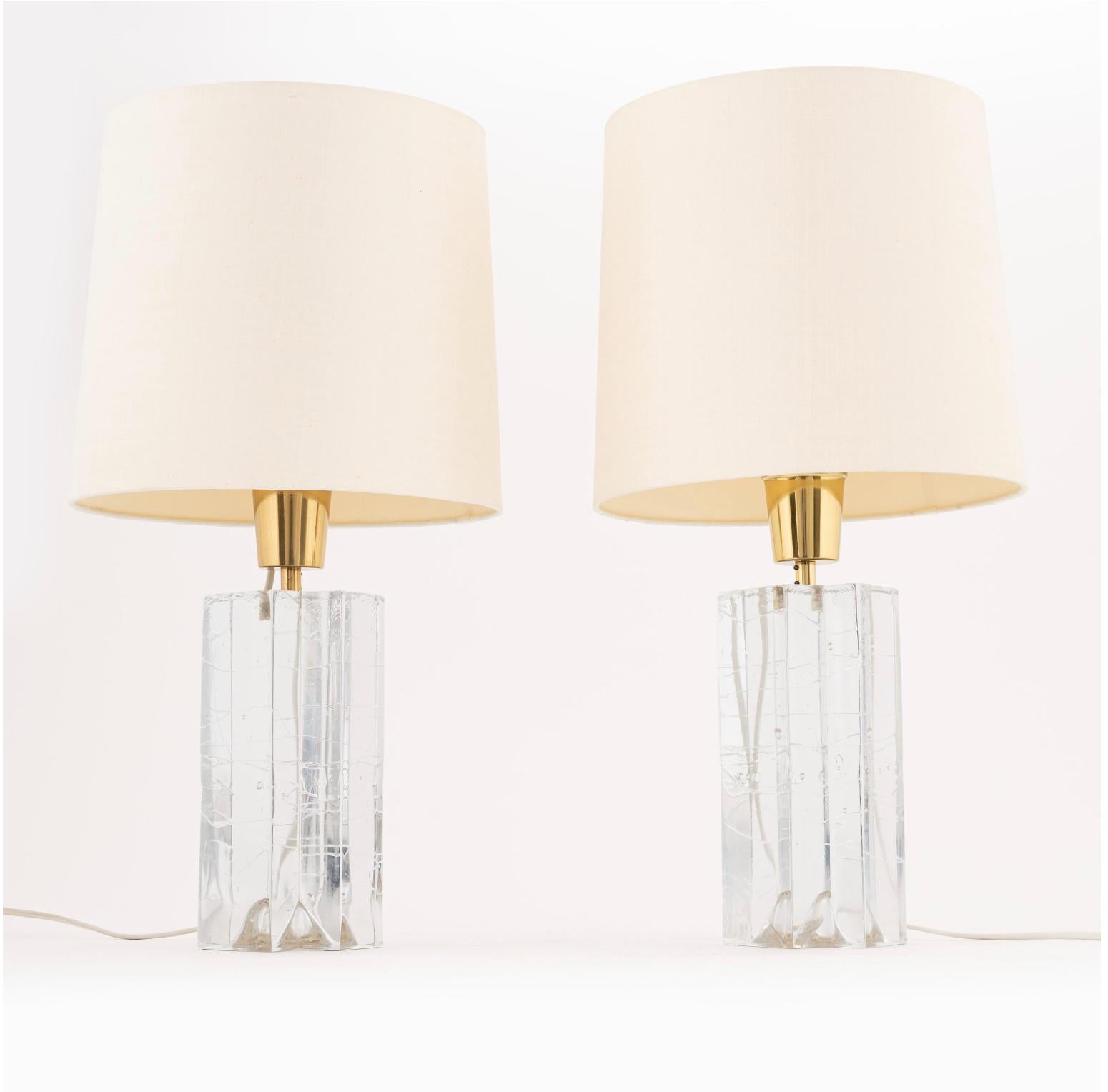 Timo Sarpaneva cast glass table lamps Model Arkipelago for Ittala 1960s.
Good condition price for the pair
Electrical functions not tested.
A pair of impressive table lamps in glass model 