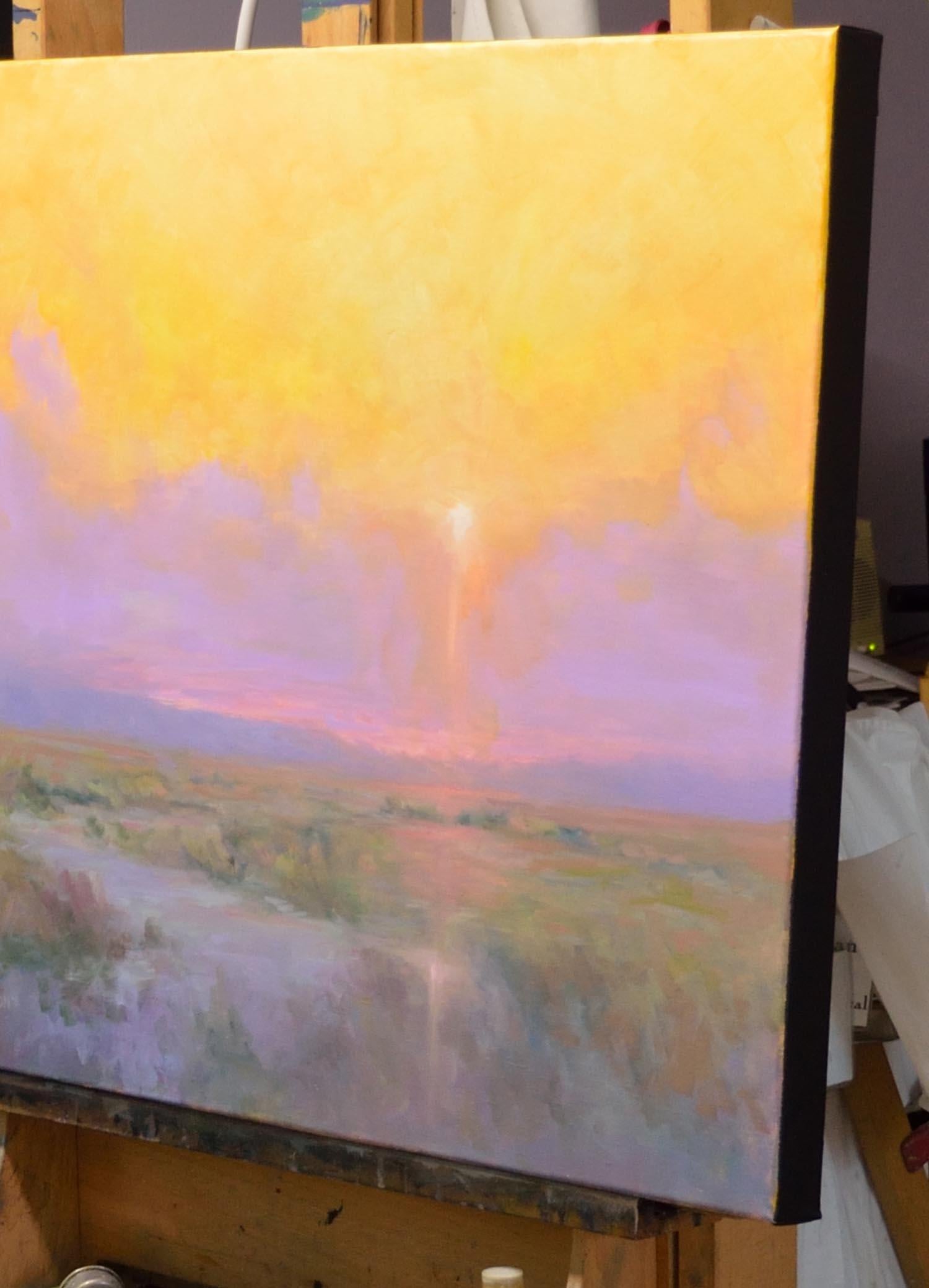 I cieli luminosi e vibranti sono il soggetto che mi attira di più in questa serie di lavori.  Questo pezzo continua la mia esplorazione di questo soggetto, accostando nuvole viola a un cielo arancione.  Ho integrato l'acqua in primo piano