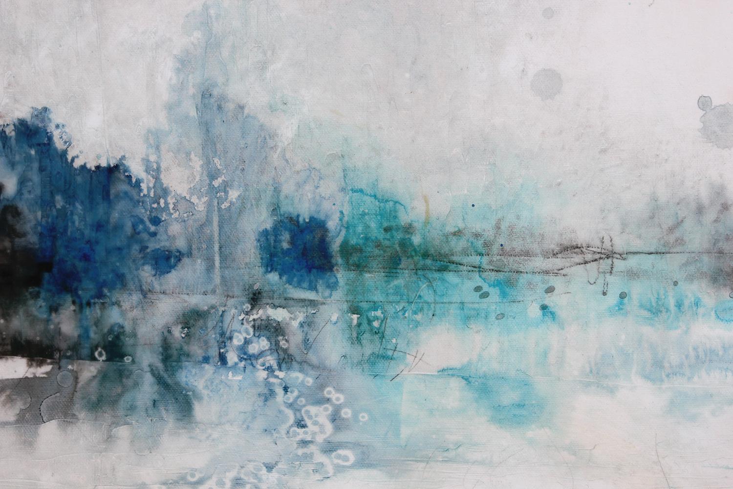 Blau und lila getönte skurrile abstrakte Landschaft eines Sees  im Angebot 4