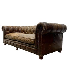 Timothy Oulton Chesterfield de cuero marrón
