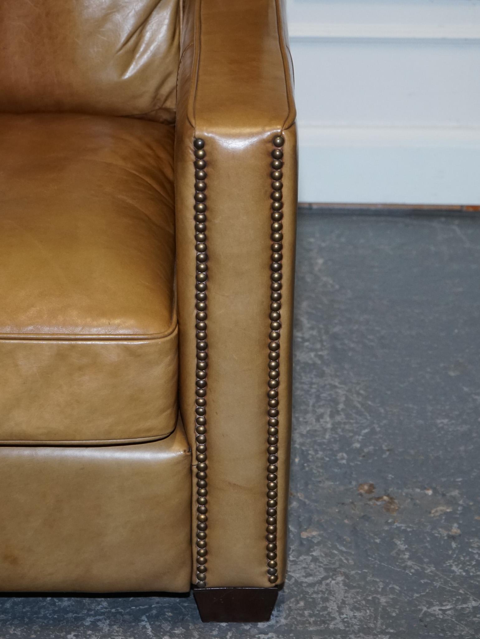 20ième siècle SOFA TIMOTHY OULTON HALO TWO SEATER ViSCOUNT TAN LEATHER SOFA (1/2) en vente