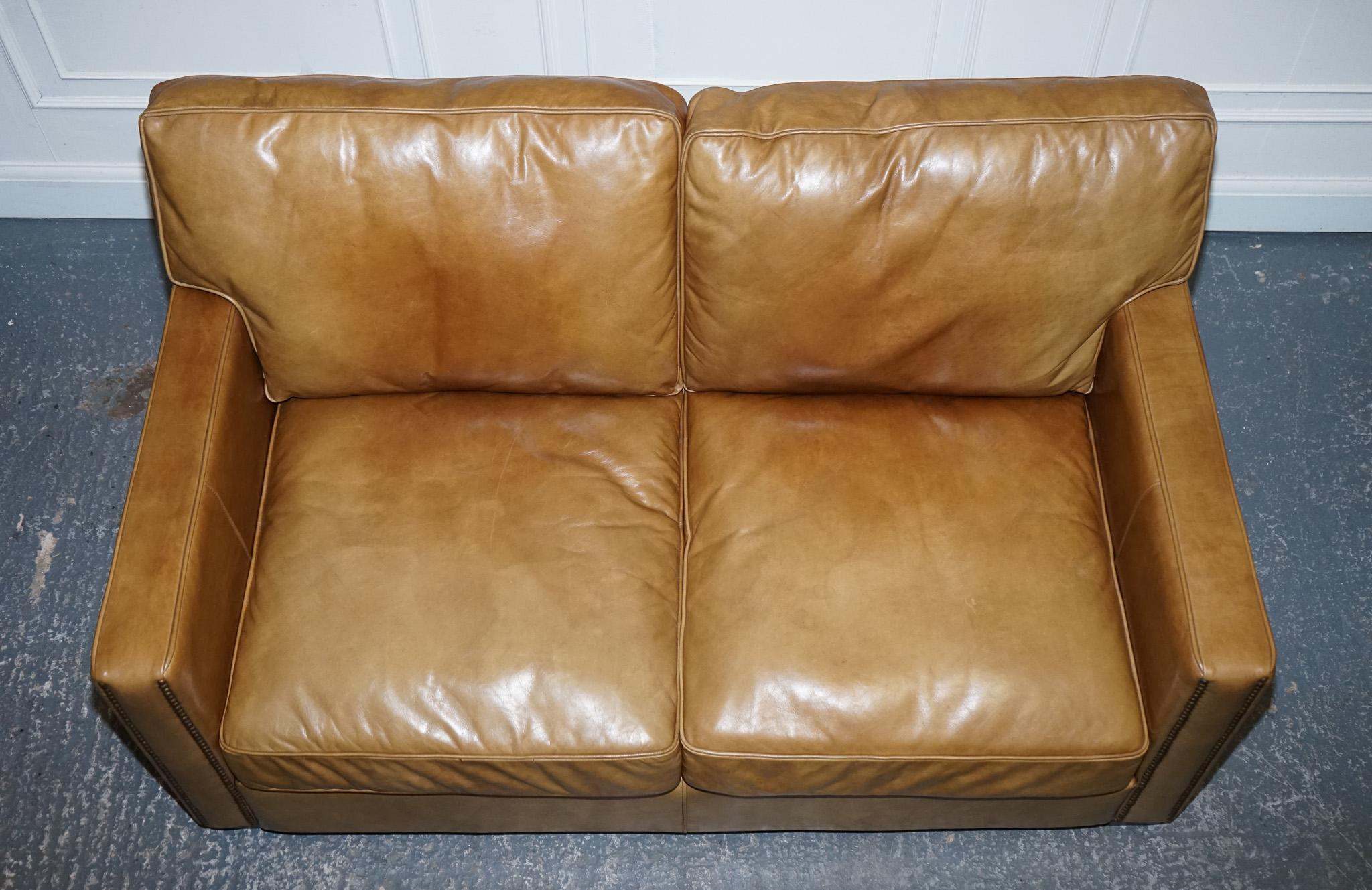 Cuir SOFA TIMOTHY OULTON HALO TWO SEATER ViSCOUNT TAN LEATHER SOFA (1/2) en vente
