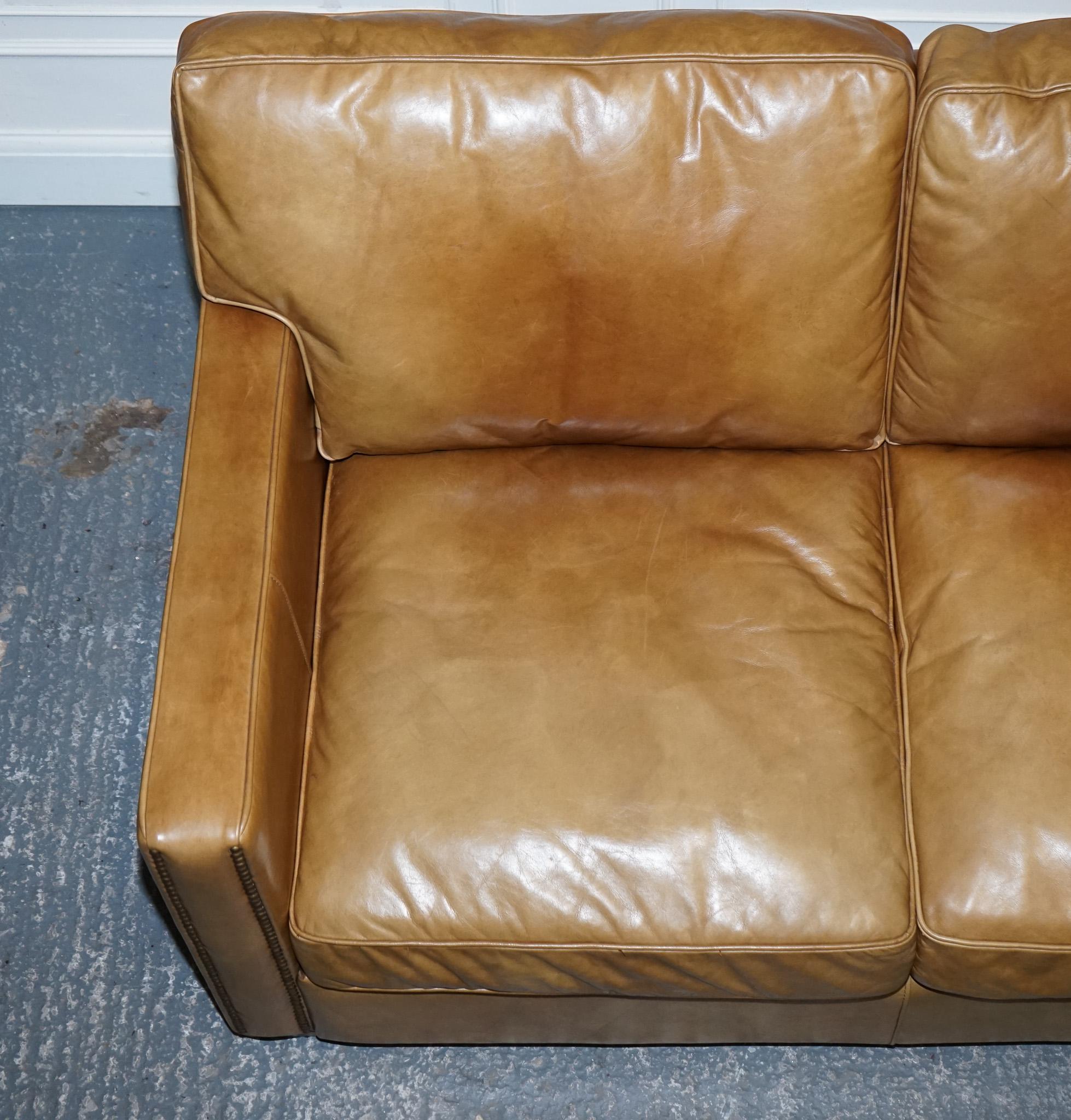 SOFA TIMOTHY OULTON HALO TWO SEATER ViSCOUNT TAN LEATHER SOFA (1/2) en vente 1