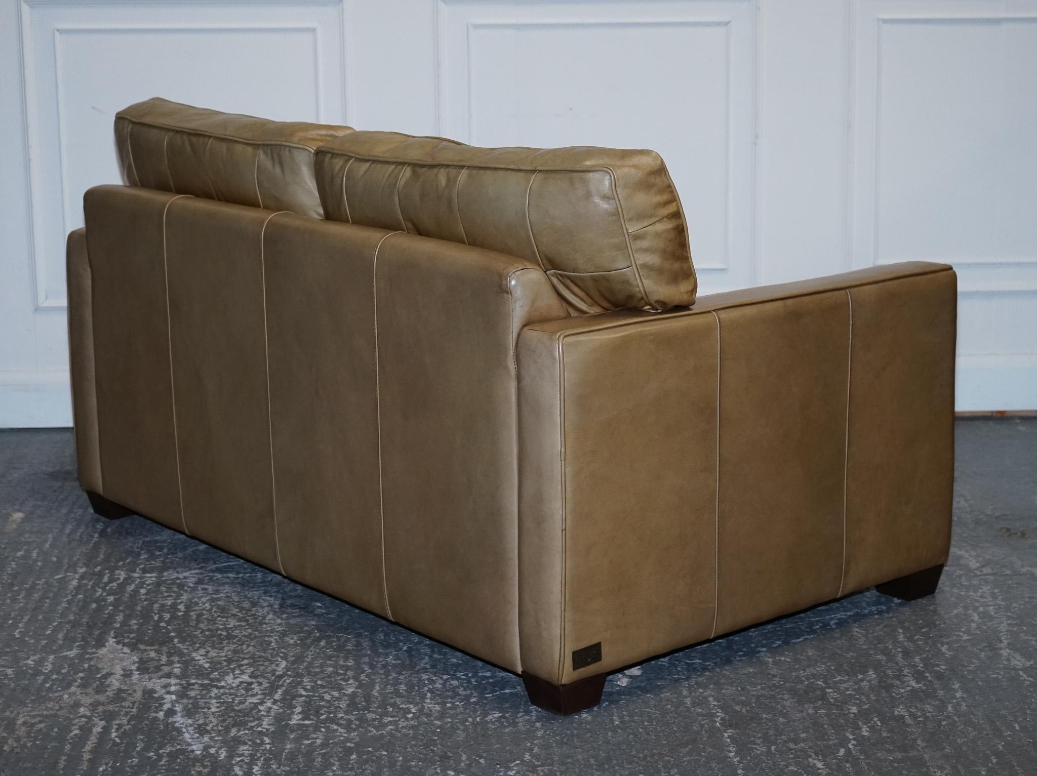 SOFA TIMOTHY OULTON HALO TWO SEATER ViSCOUNT TAN LEATHER SOFA (2/2) en vente 3