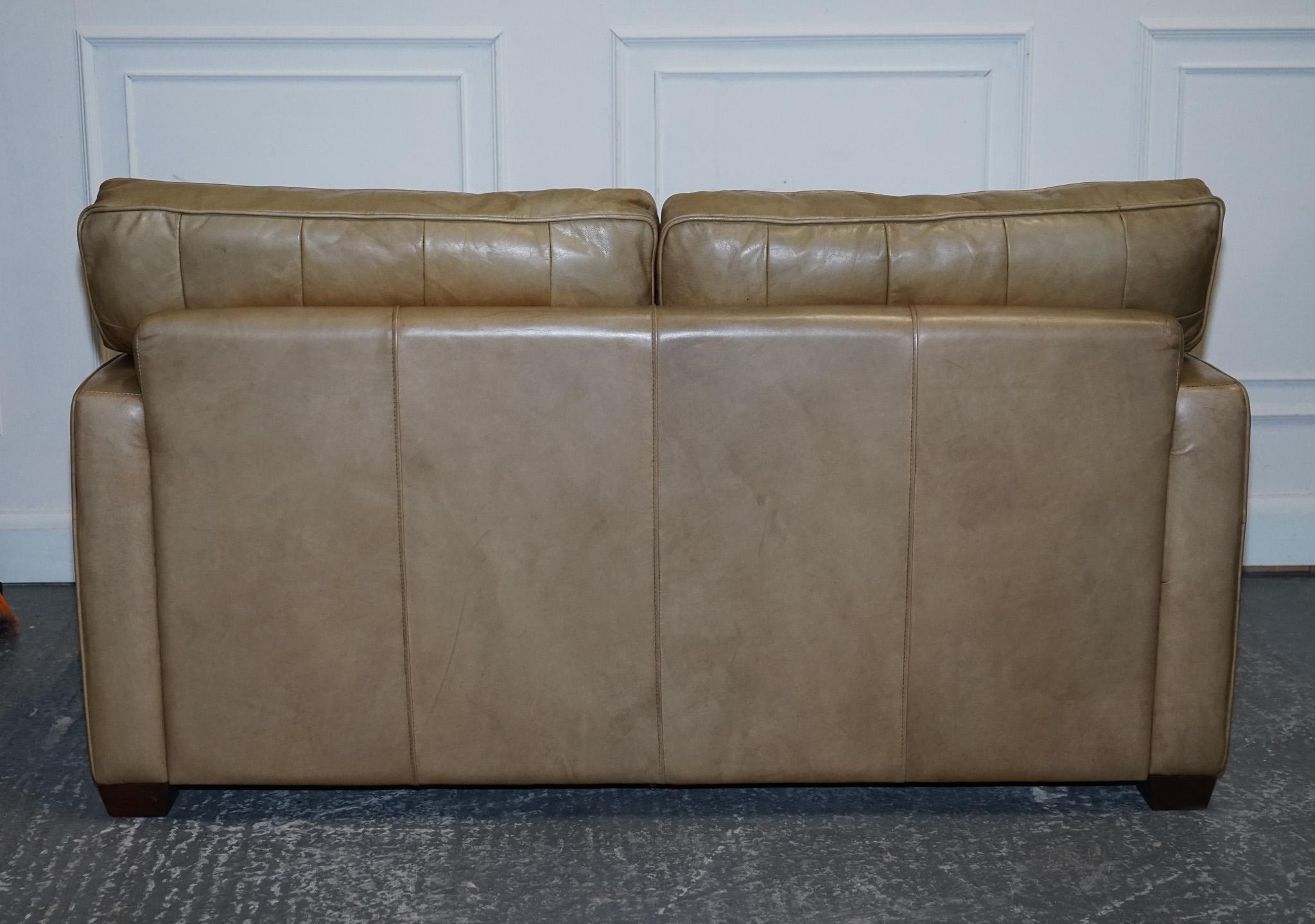 SOFA TIMOTHY OULTON HALO TWO SEATER ViSCOUNT TAN LEATHER SOFA (2/2) en vente 4